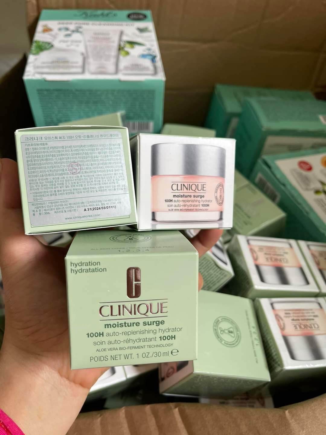 Kem dưỡng ẩm Clinique Moisture Surge 100h fullbox 30ml