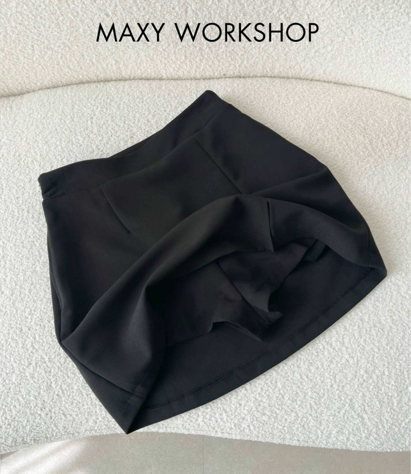 Quần váy xẻ tà phía trước Split Skirt Maxy Workshop