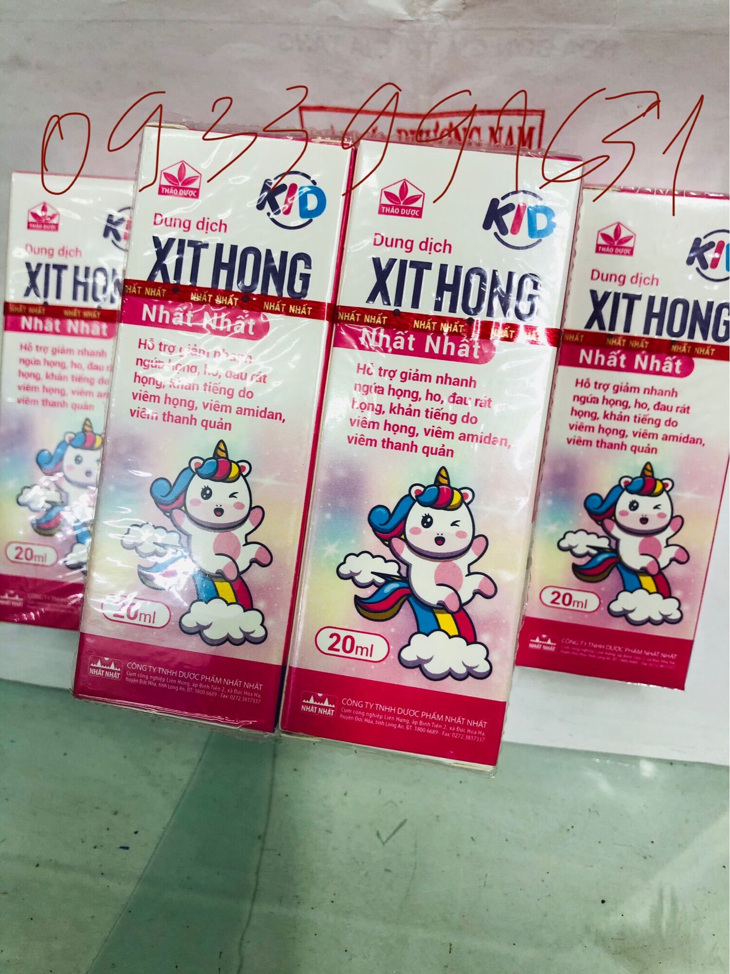 Xịt họng bé