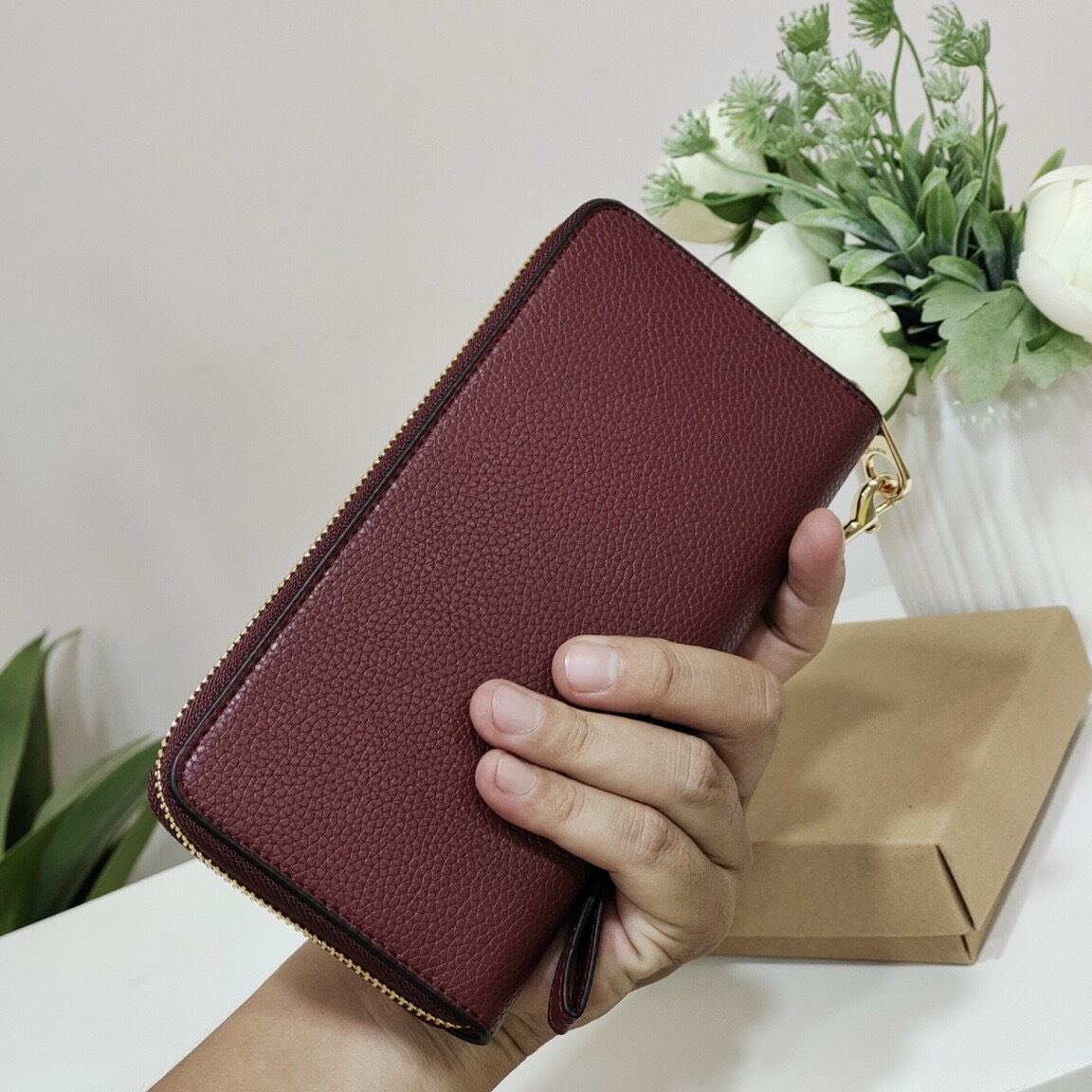 Ví C0ACH - LONG ZIP AROUND WALLET da thật cực sang