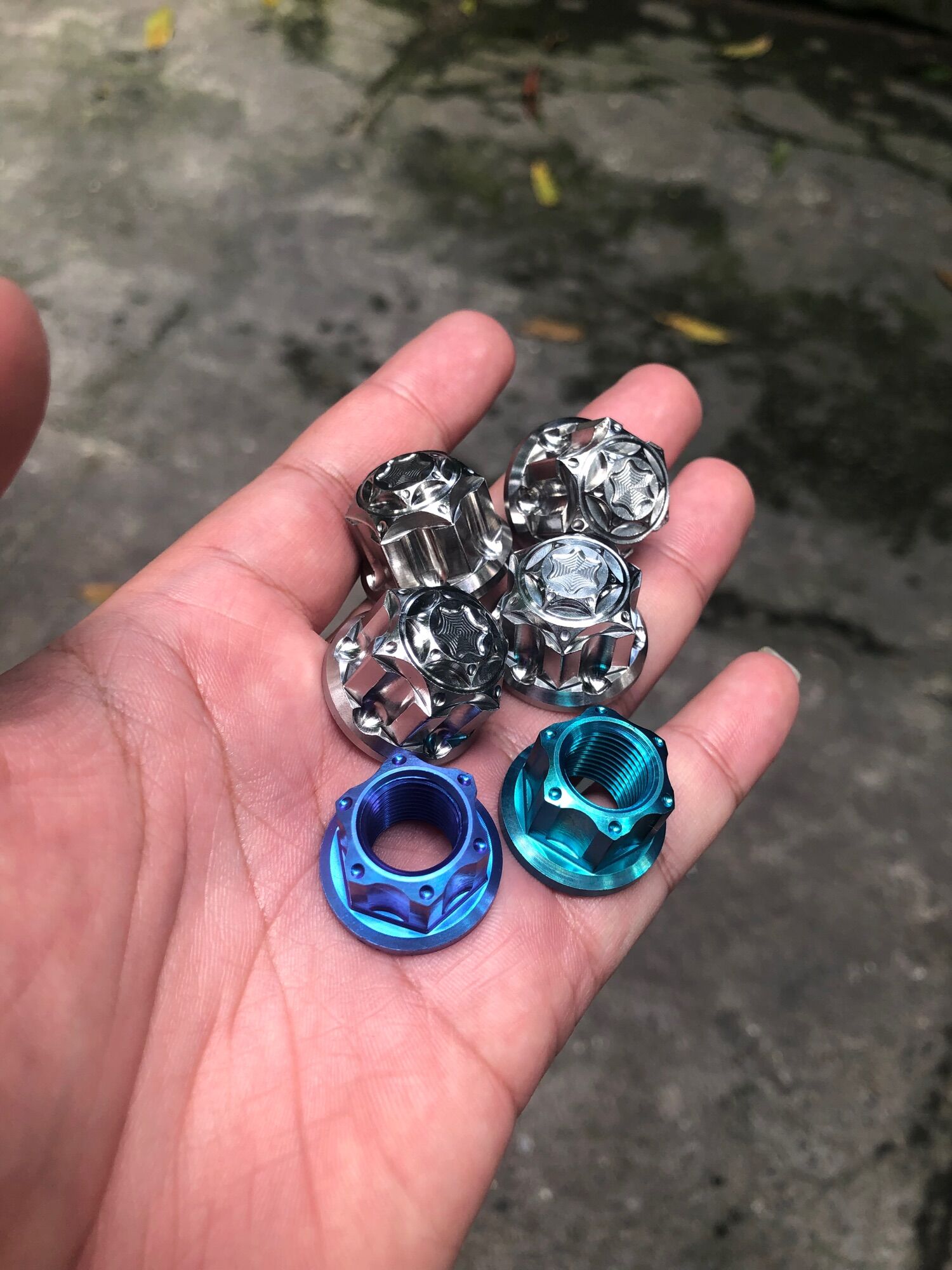Tán Salaya 10li 12li đầu bit + tán 12li gr5