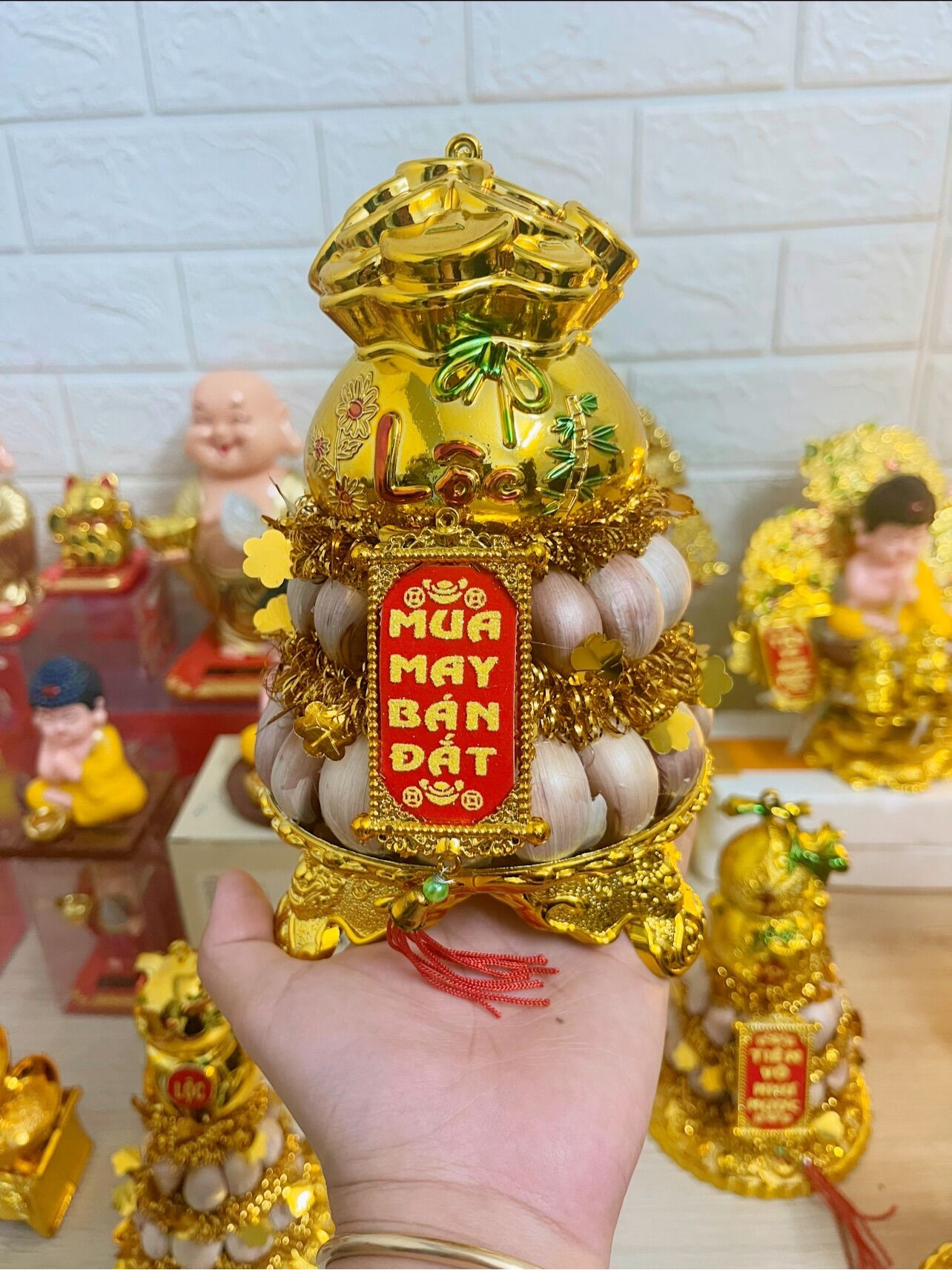 Tháp tỏi hủ vàng chiêu tài lộc