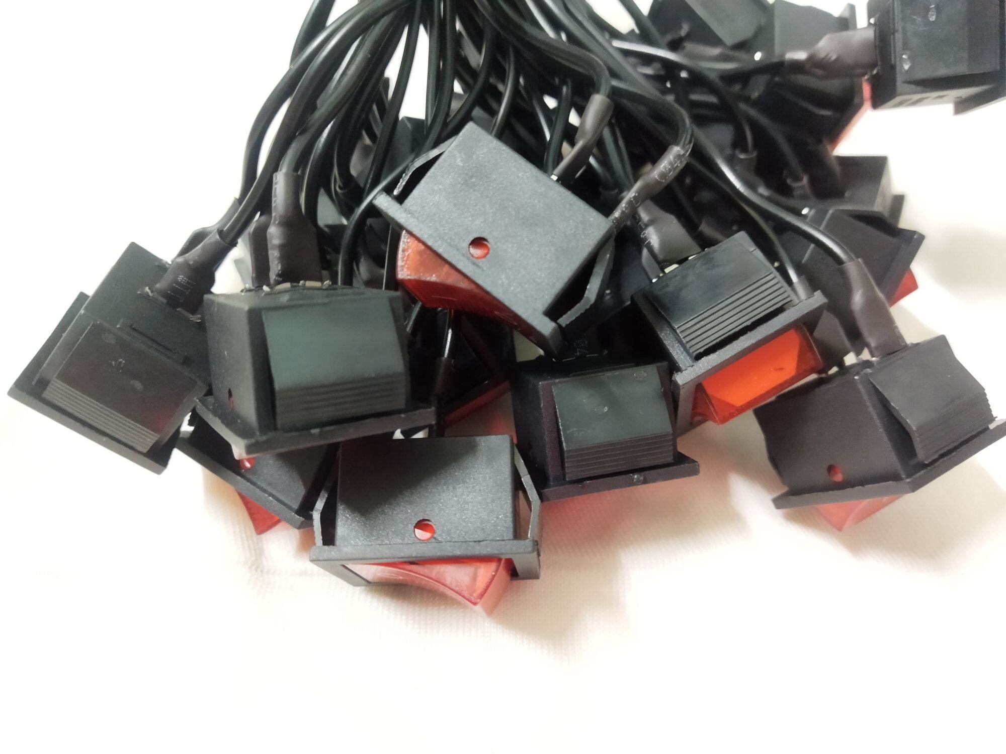công tắt lắp bình phun thuốc trừ sâu 12v.