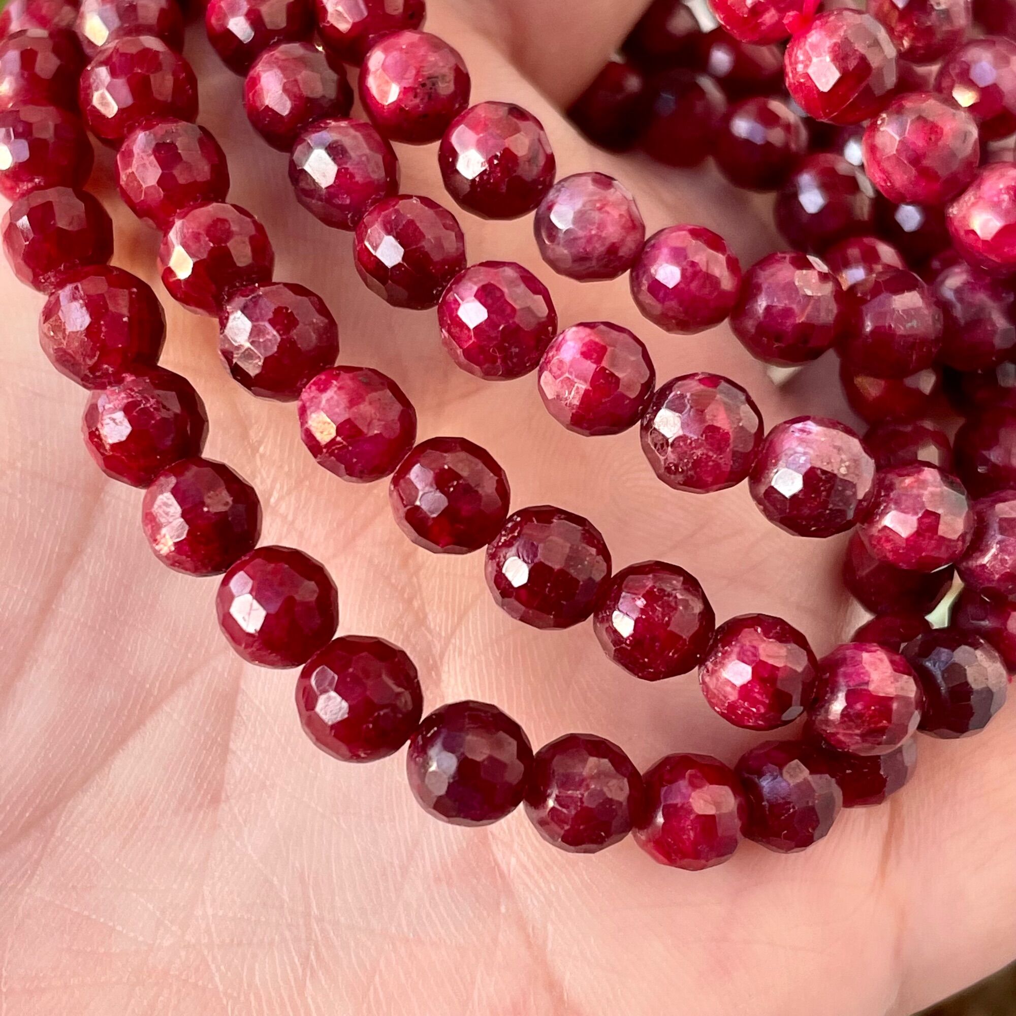 Vòng tay Ruby Nam Phi màu đỏ mận giác ánh đẹp