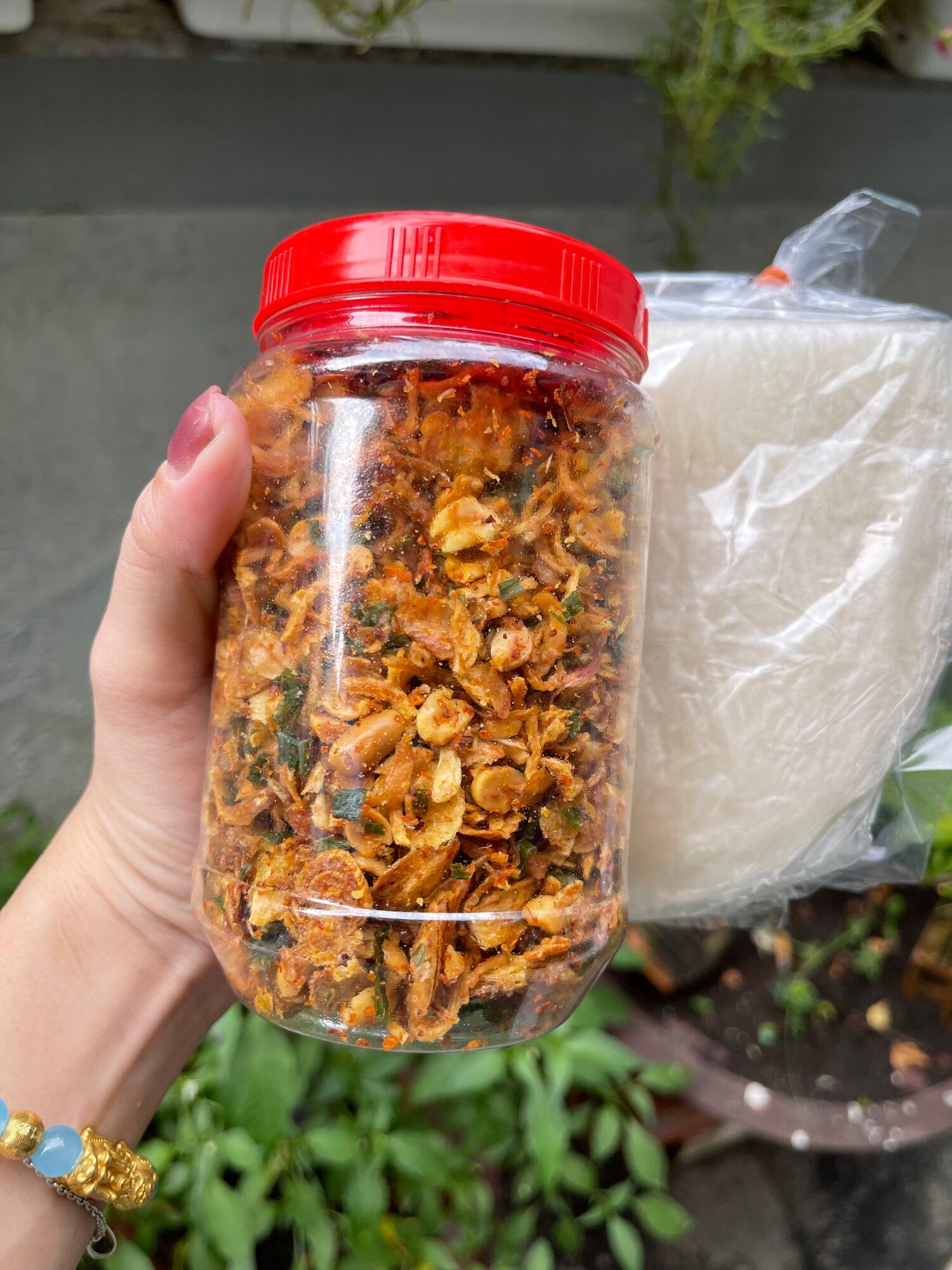 Combo 200g muối đậu phộng hành phi và 100g bánh tráng phơi sương chính gốc Tây Ninh