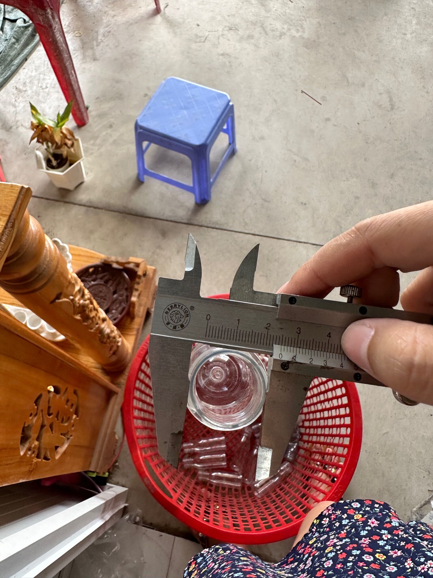 1 Chai  đựng nước sốt , nước chấm 100ml kèm nắp đen