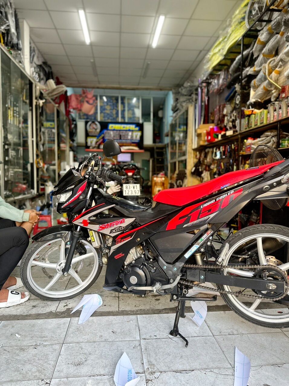 Tem rời Satria zin đỏ đen