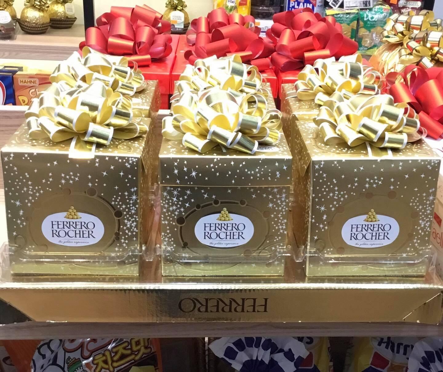 SOCOLA FERRERO HỘP NƠ VÀNG