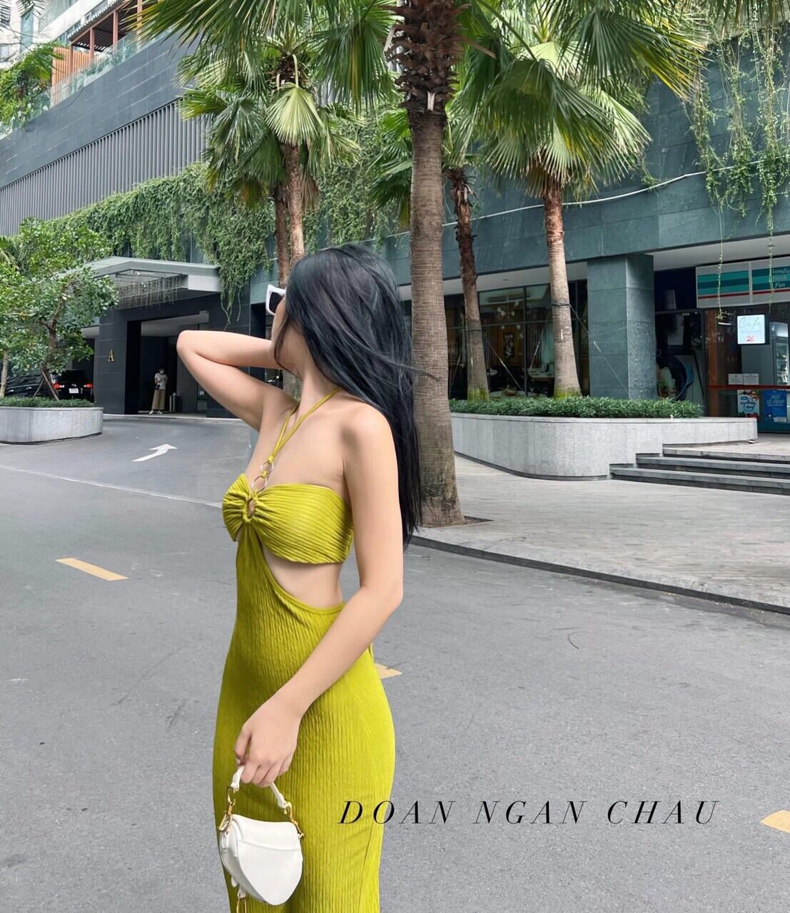 Đầm xốp ba khoen cổ yếm siêu hot
