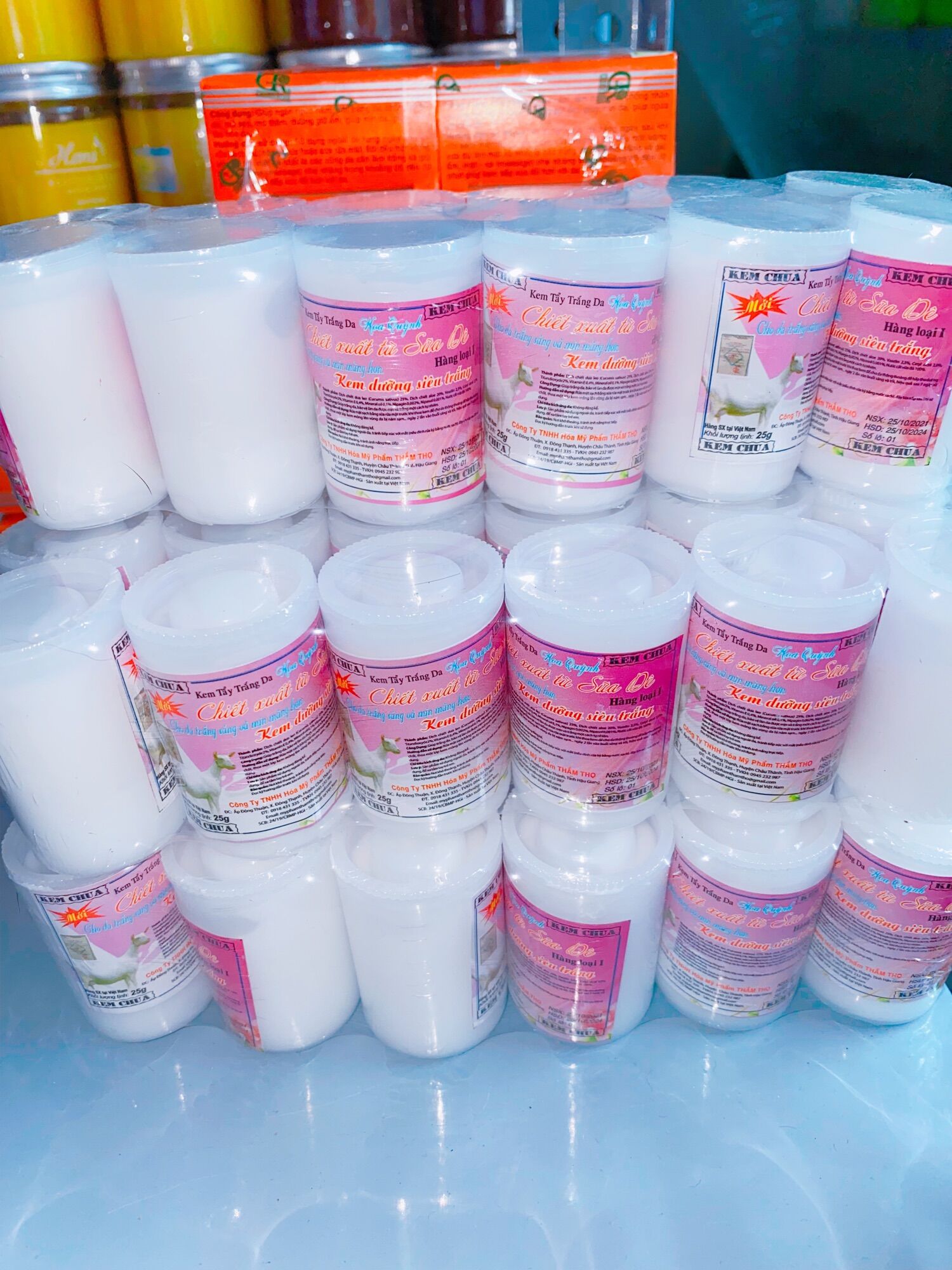 Lẻ 1 hộp kem chua sữa dê
