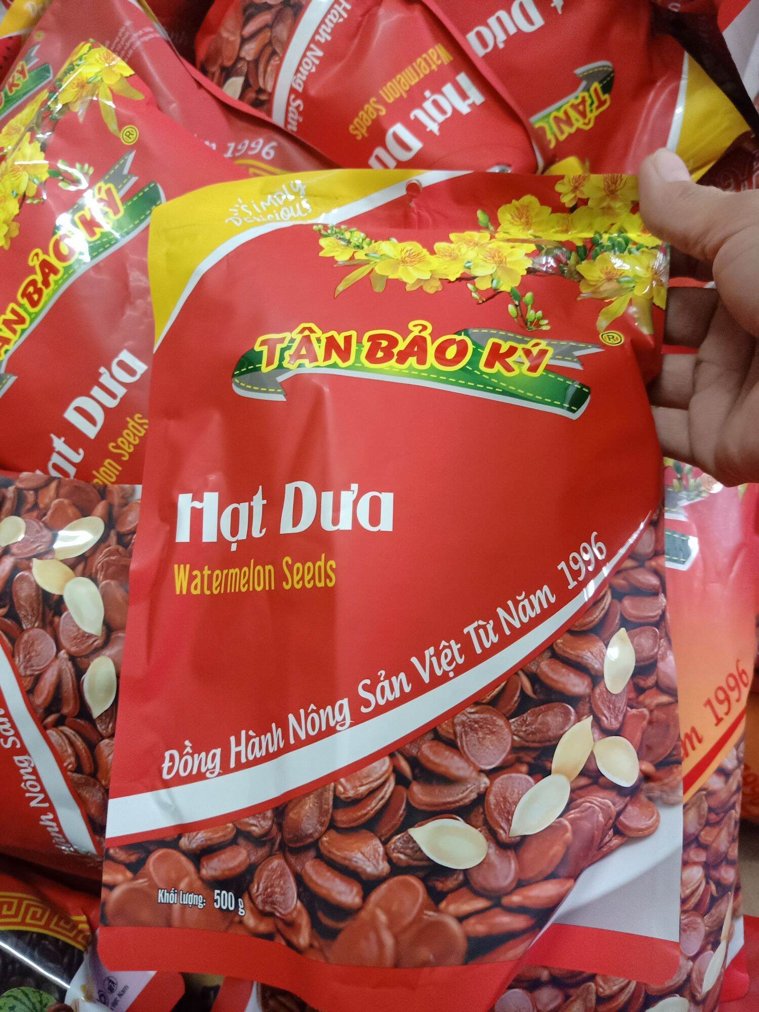 Hạt dưa không phẩm màu Huế sản xuất gói 500gr mẫu 2023