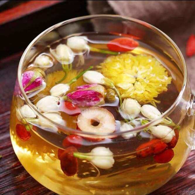 Trà dưỡng nhan( trà hoa cúc, táo đỏ)