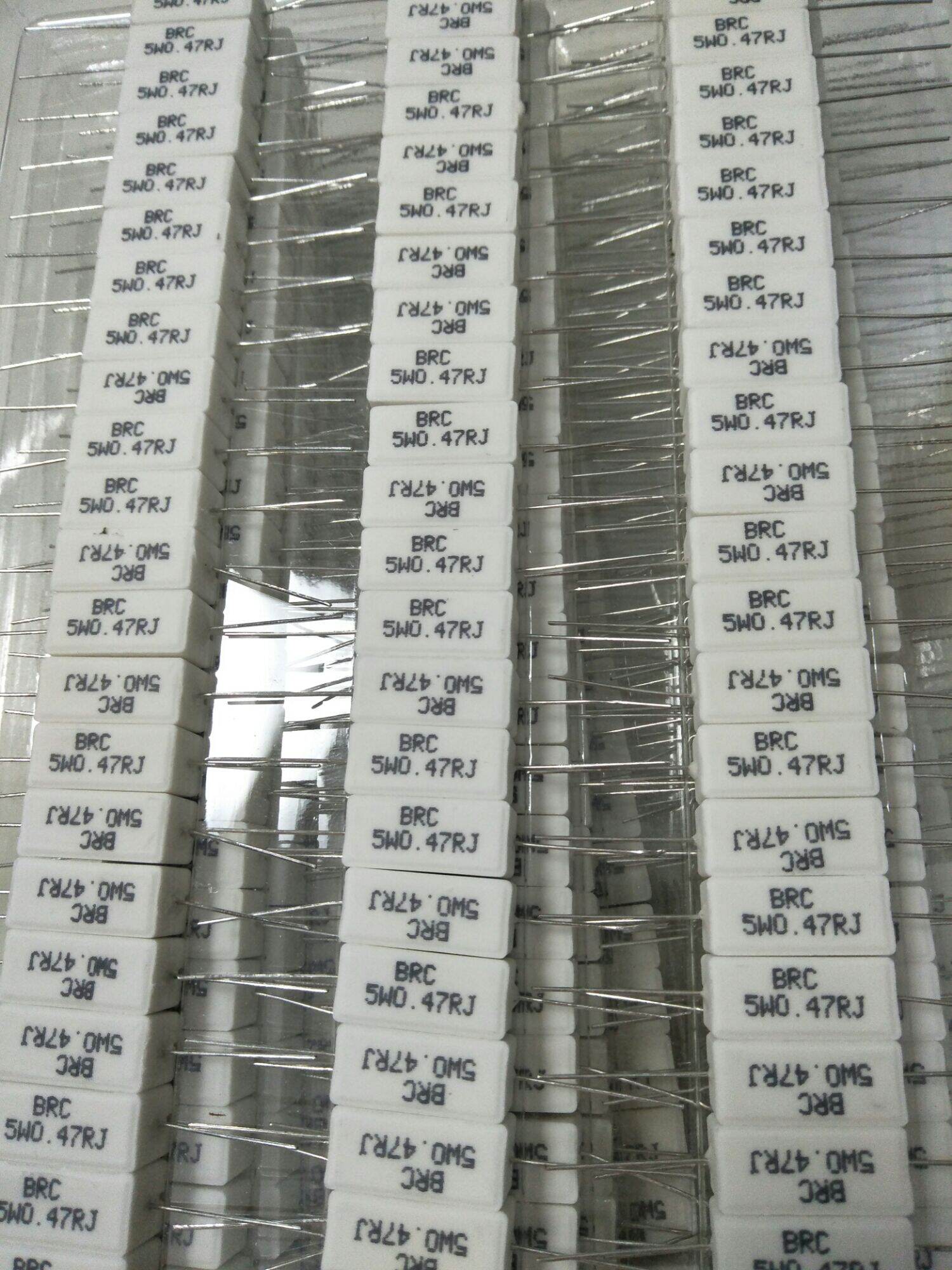 20 trở sứ nằm 0.47 ôm 5 w