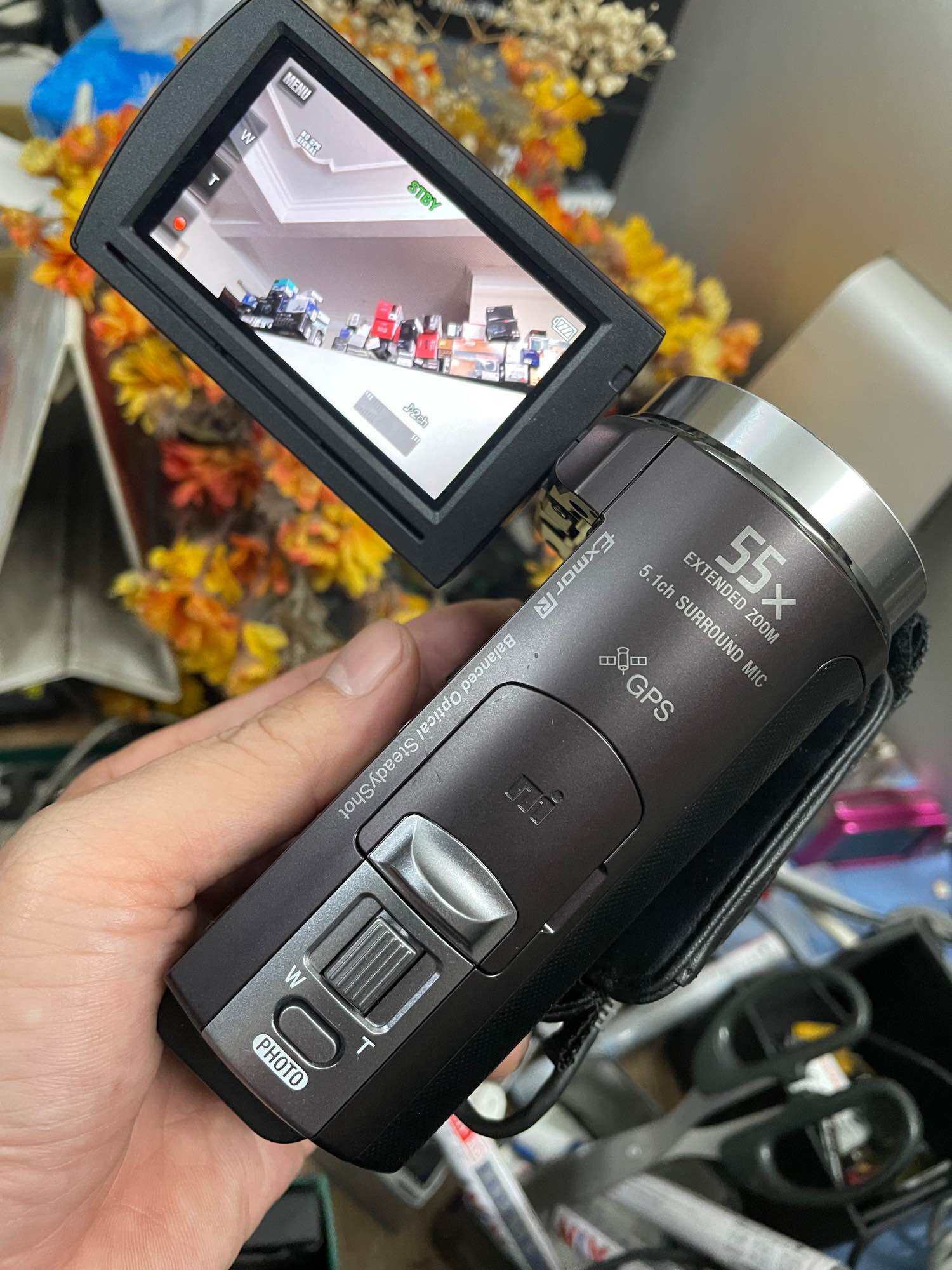 Máy quay phim Sony HDR CX430 55x chống rung mắt liếc