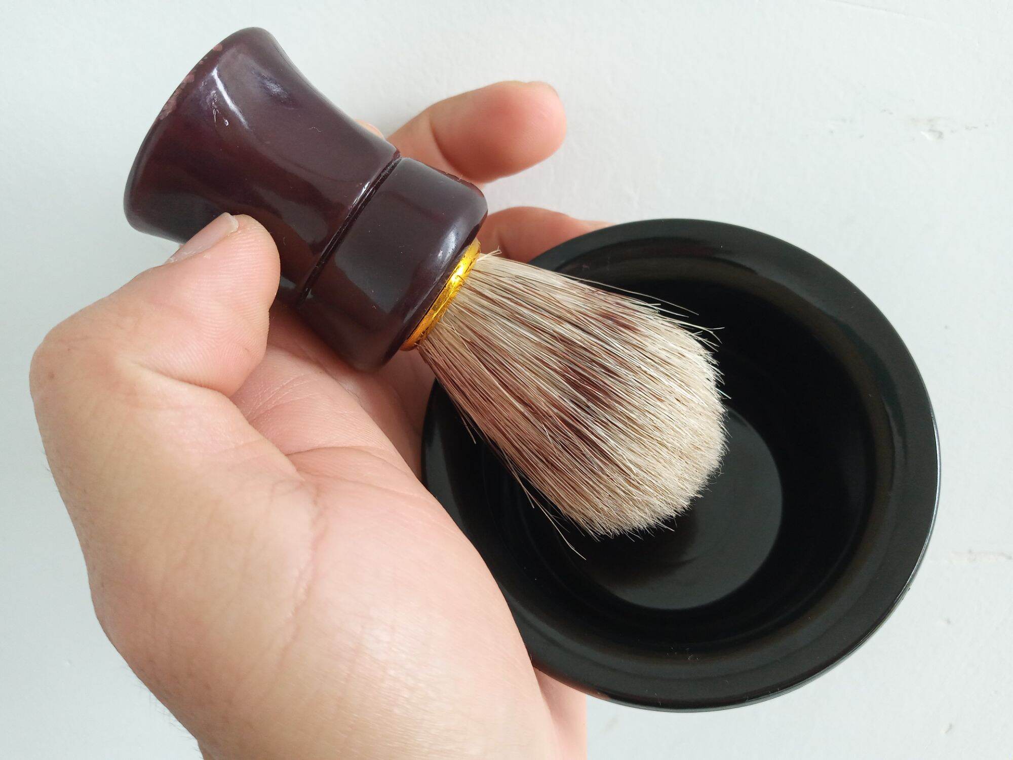 Chén đựng kem cạo râu. cọ quét kem cạo râu. dụng cụ quét kem cạo râu.