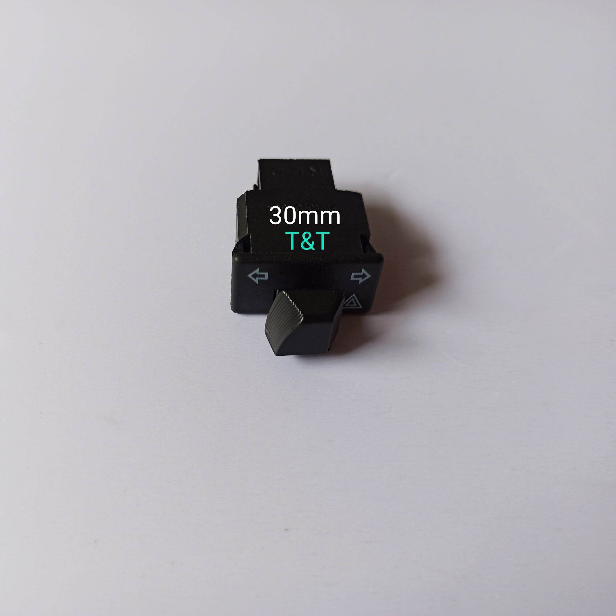 Công tắc hazard lắp zin các dòng xe 30mm