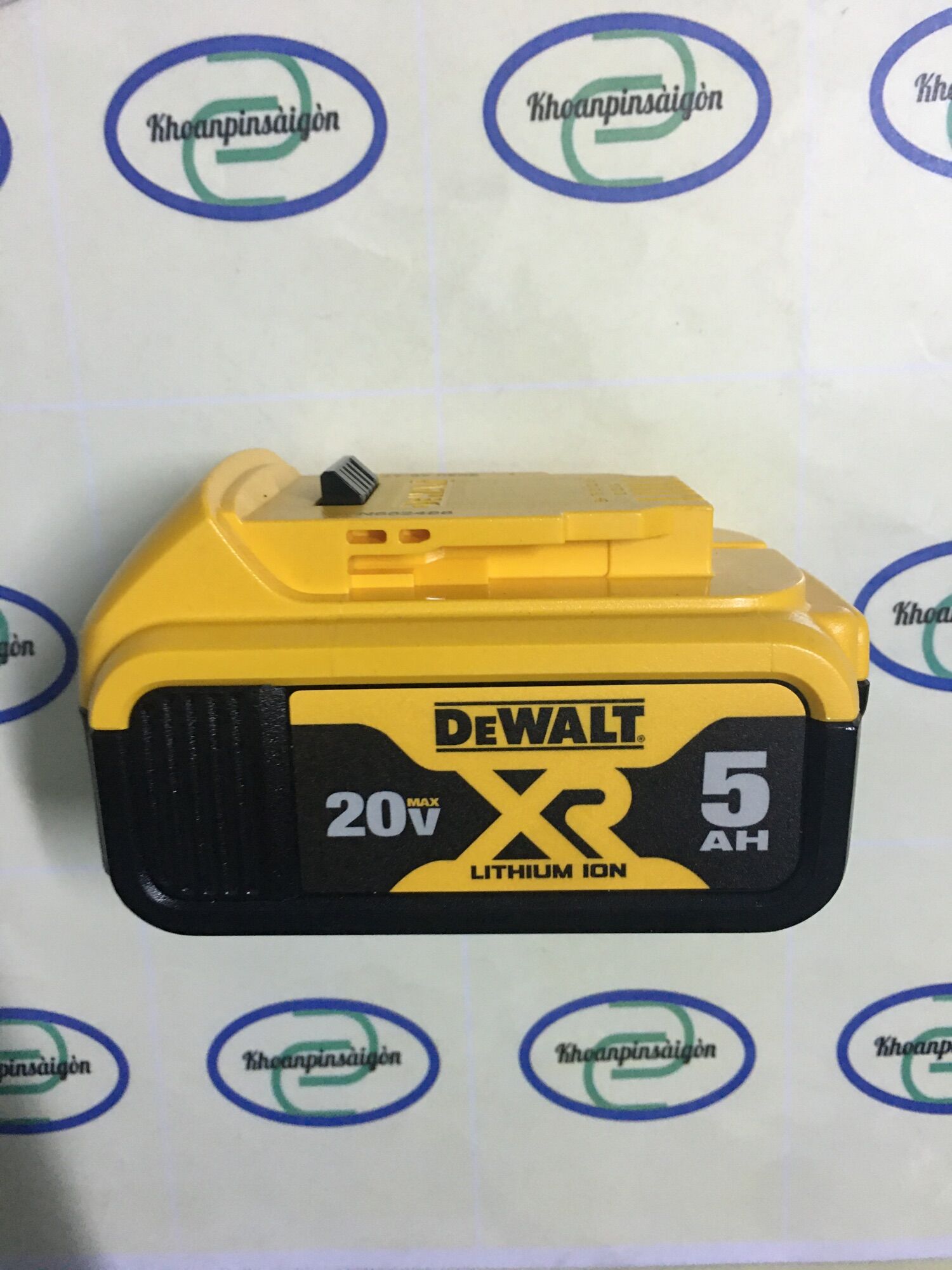 Pin 20V DeWaLT lithium ion 5ah mới, chính hãng