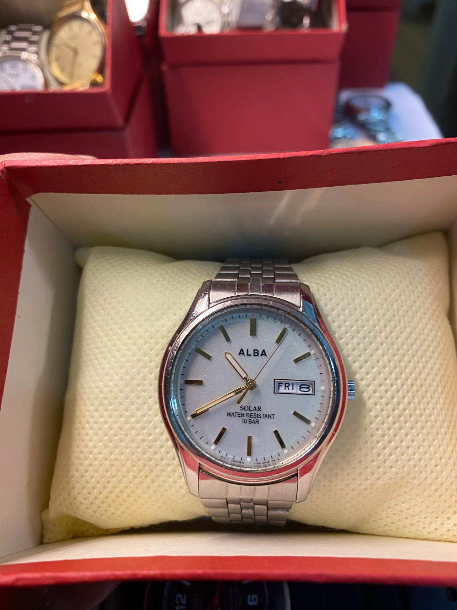 Đồng hồ nam size trung , năng lượng mặt trời, nhiều thương hiệu và nhiều kích cỡ, có lịch , dây thép , titanium, pin khỏe . Chi tiết sản phẩm dưới phần mô tả