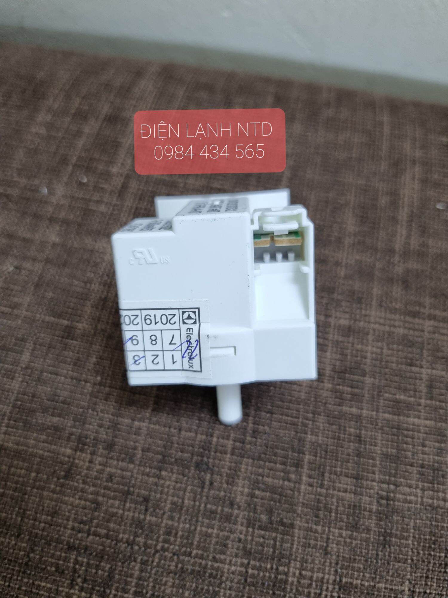 PHAO MÁY GIẶT ELECTROLUX/ PHAO ÁP LƯC MÁY GIẶT ELECTROLUX/VAN ÁP LỰC MÁY GIẶT/ PHAO ÁP LỰC/VAN ÁP LỰC MÁY GIẶT ELECTROLUX/VAN ÁP LỰC MÁY GIẶT