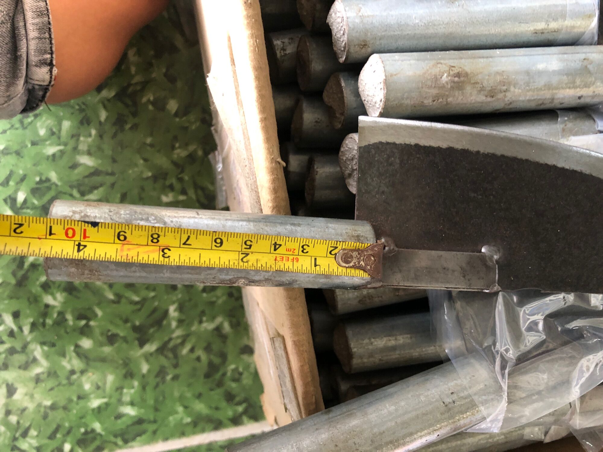dao lát thịt heo được làm bằng thép lưỡi cưa