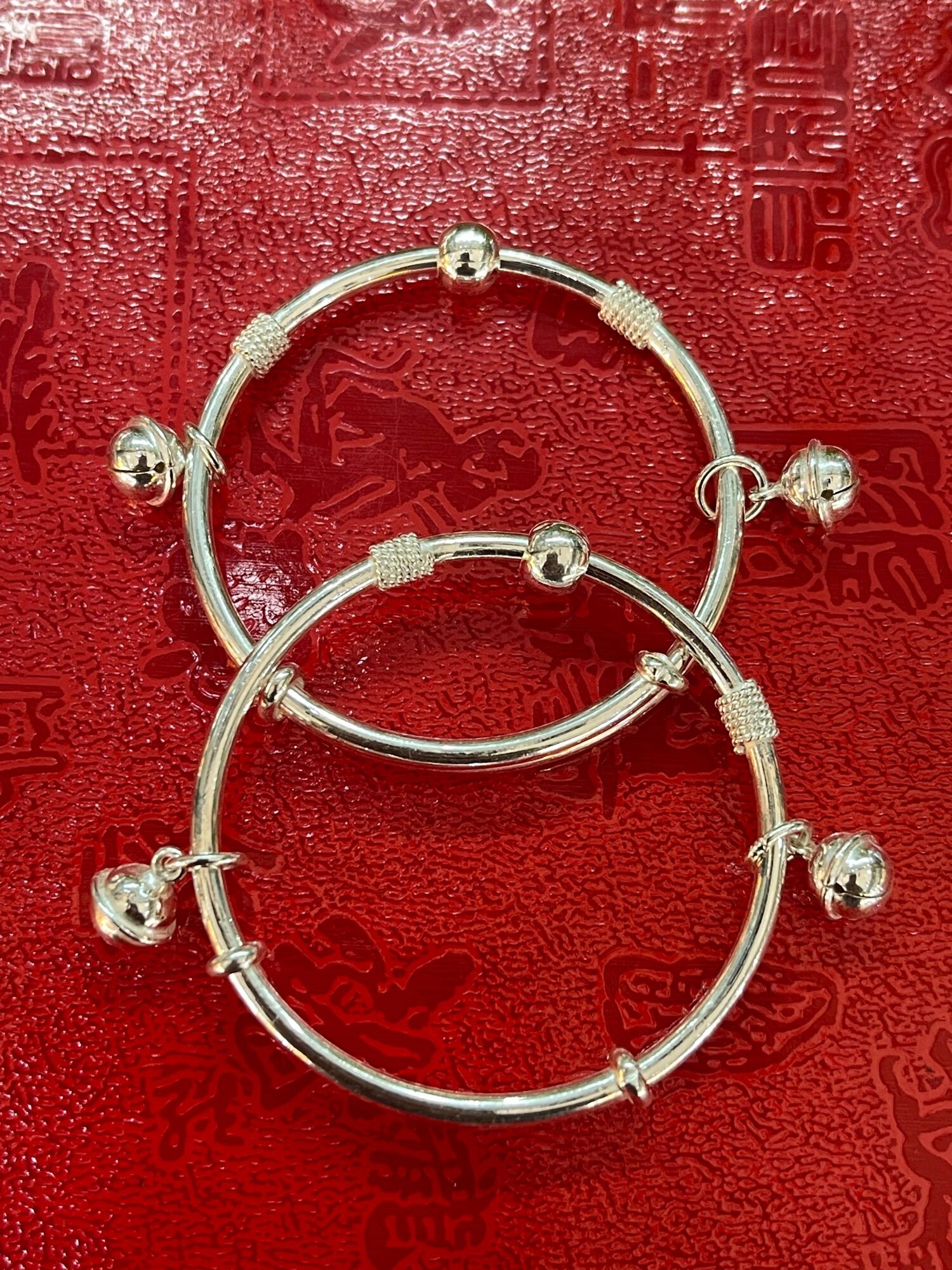 Vòng tay lục lạc