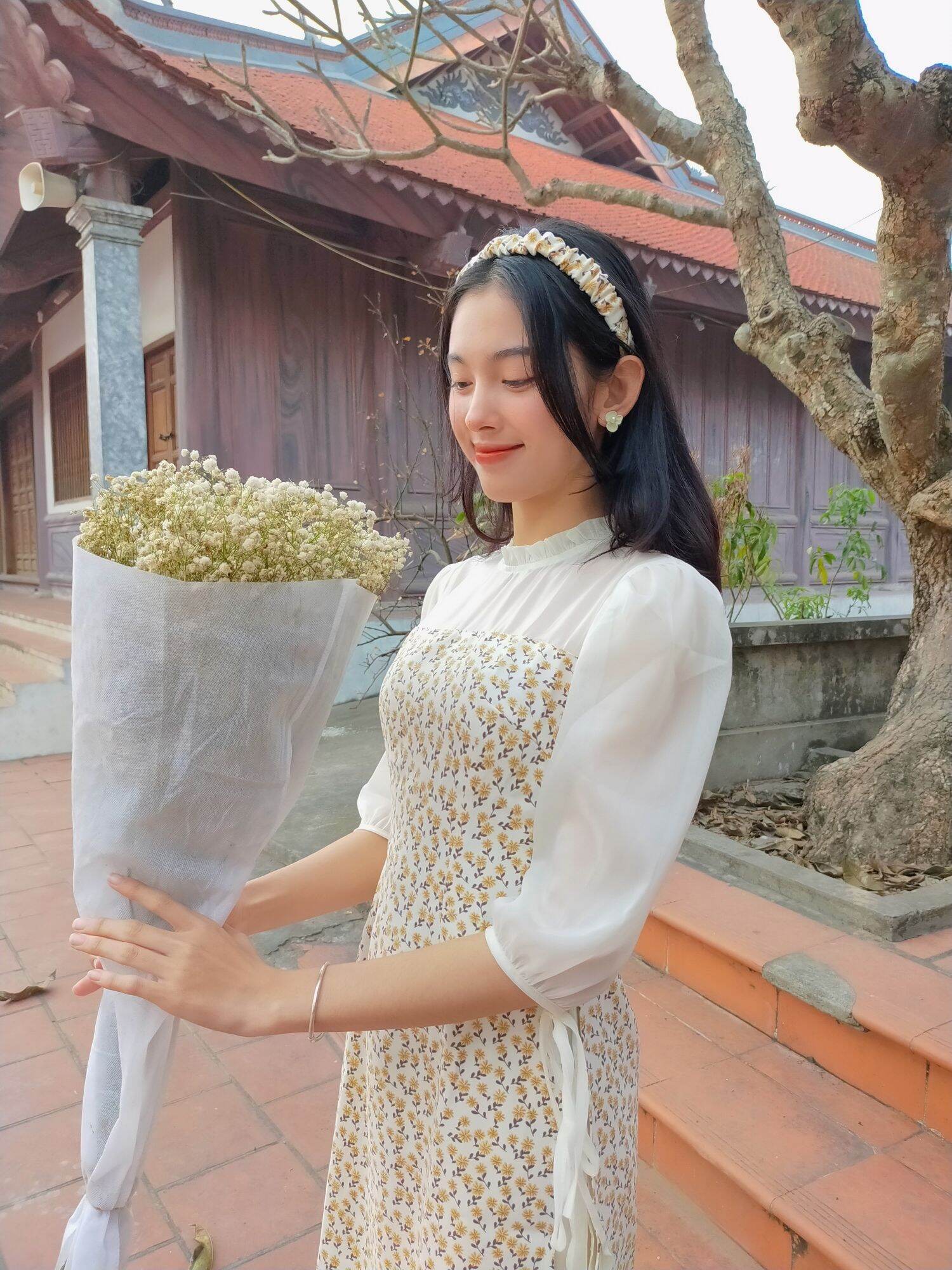 ÁO DÀI CÁCH TÂN HOA NHÍ 4 TÀ + KÈM QUẦN LỤA + MẤN
