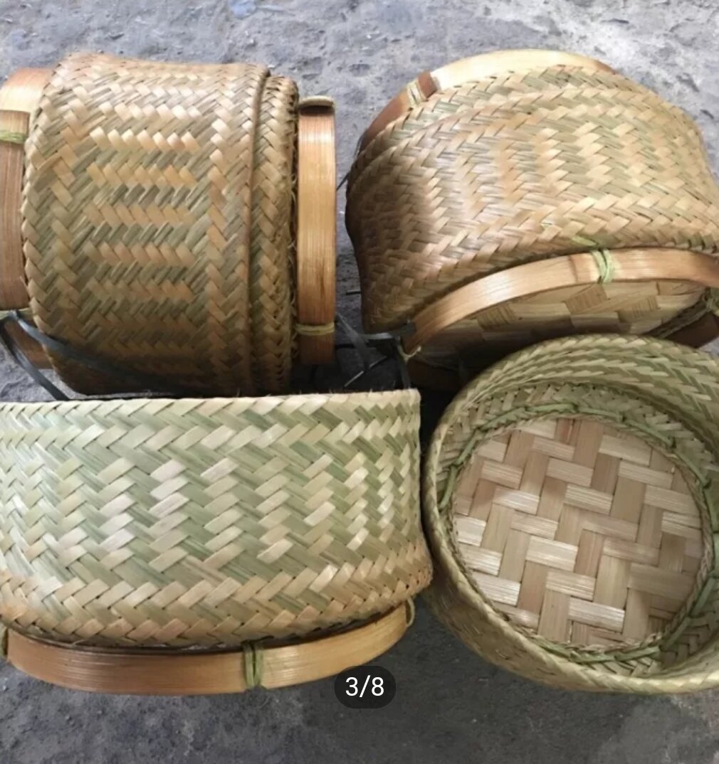 1 hộp đựng xôi bằng tre đan tay ( khẩu ép)