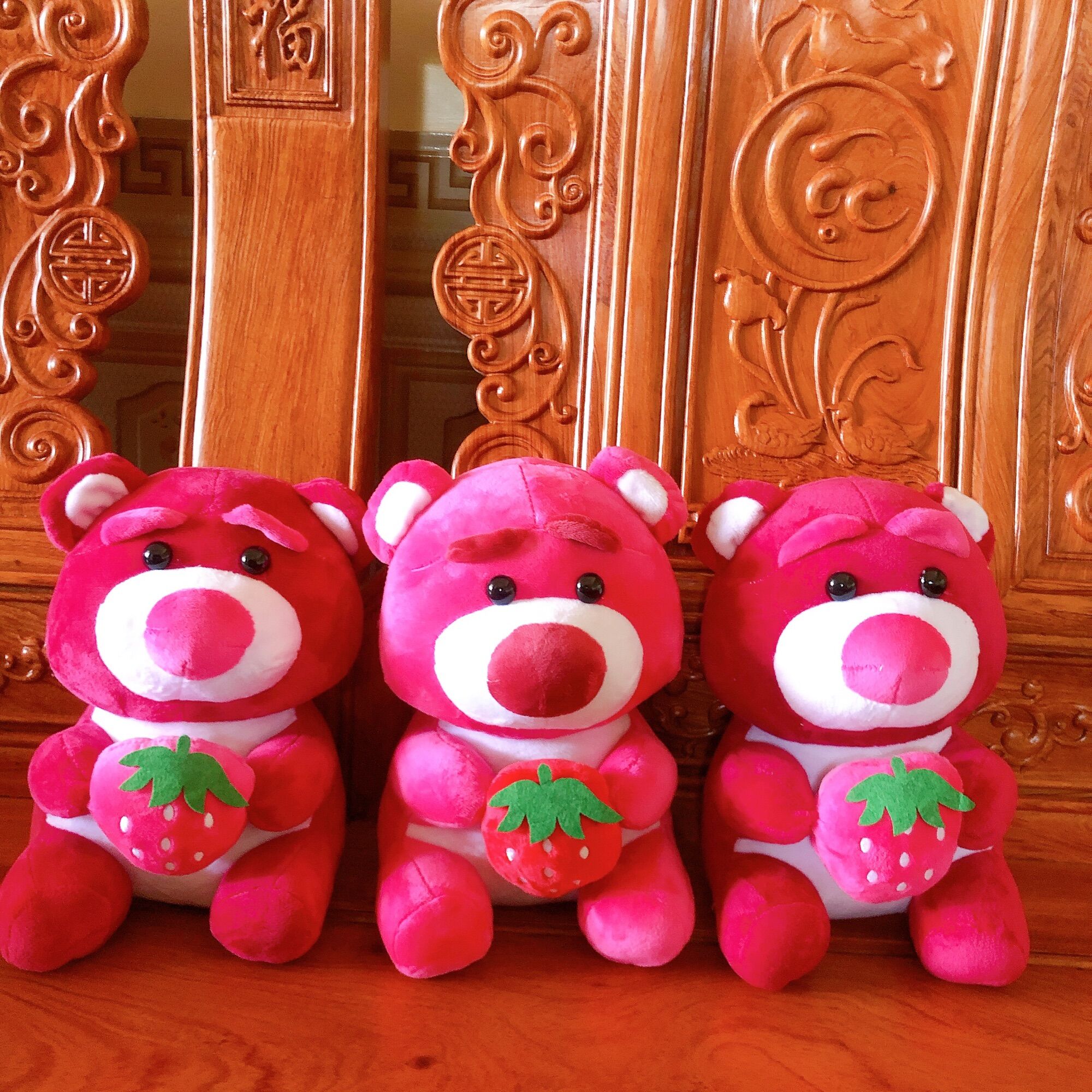 Gấu bông gấu dâu ngồi 28cm đáng yêu