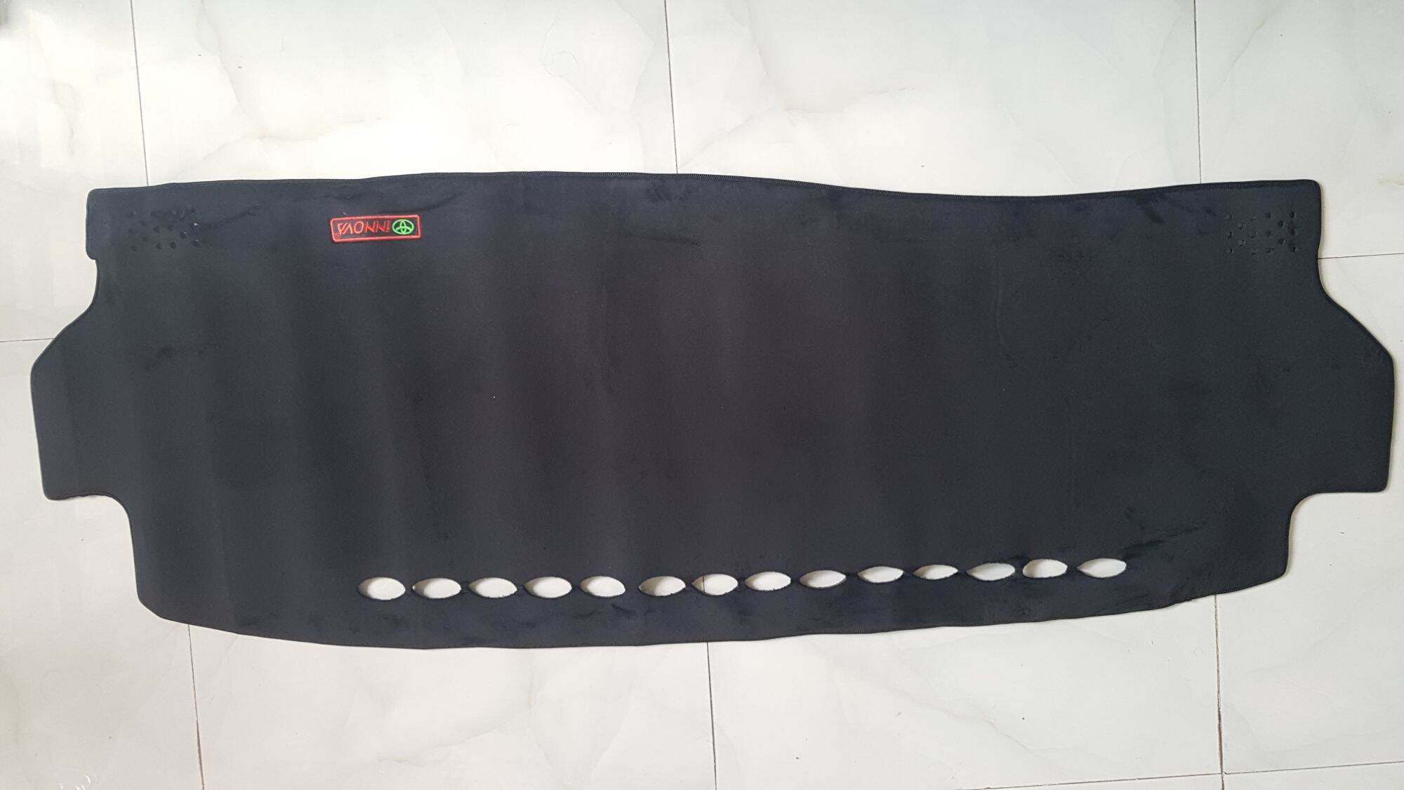 Thảm taplo nhung đen 3 lớp xe innova 2016-2021