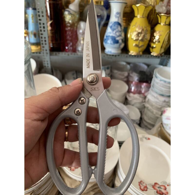 Kéo đa năng SK5 cắt gà sắc bén