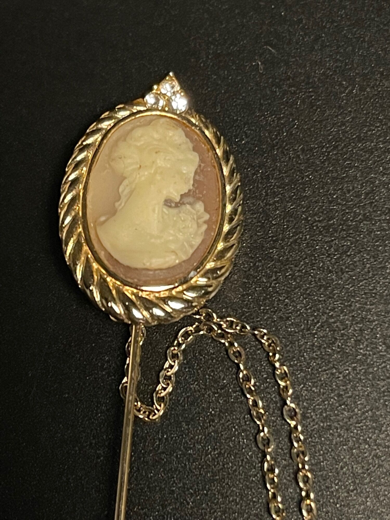 ghim cài áo Cameo đá, hàng si nhật