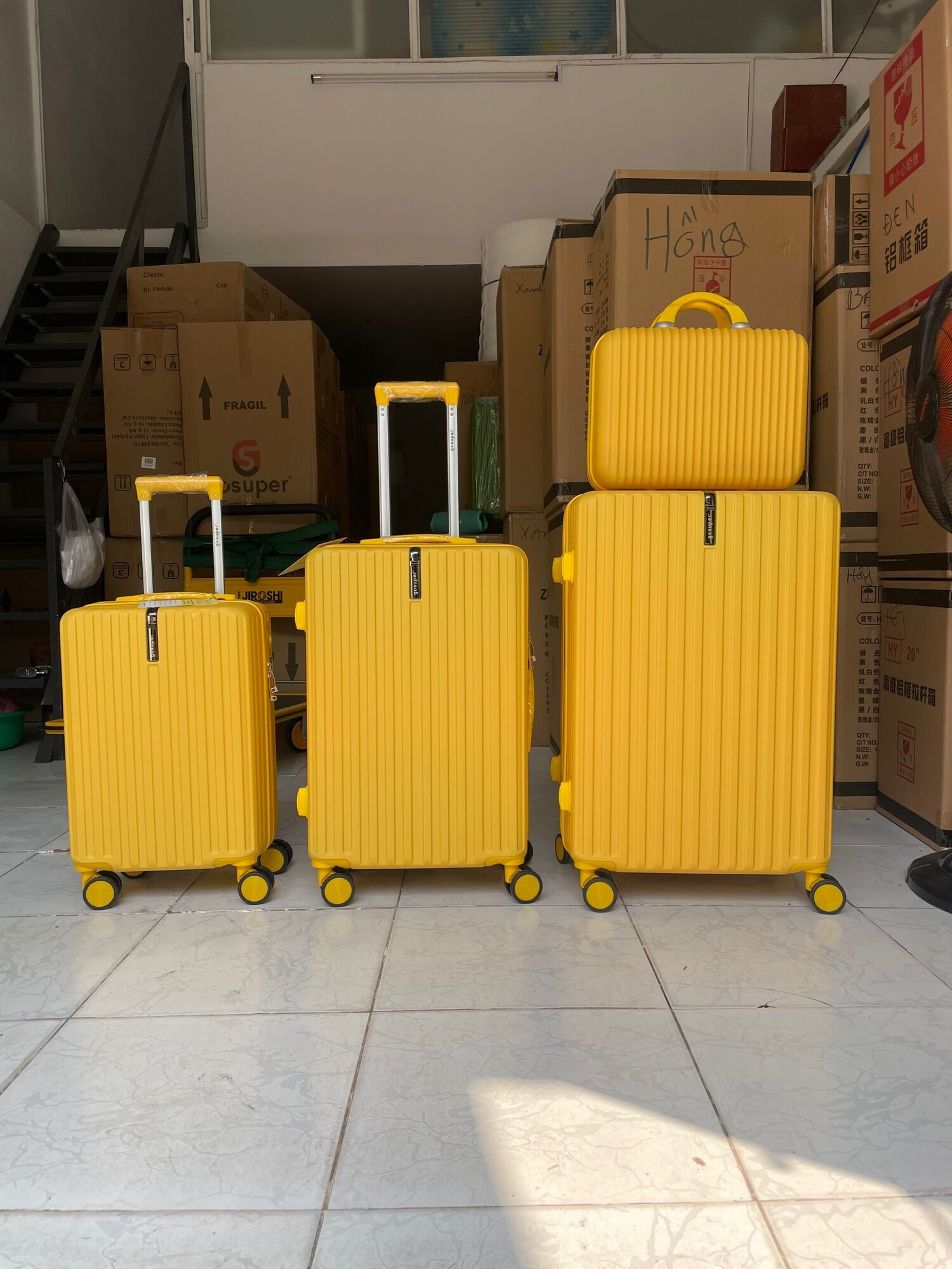 vali cao cấp size 24