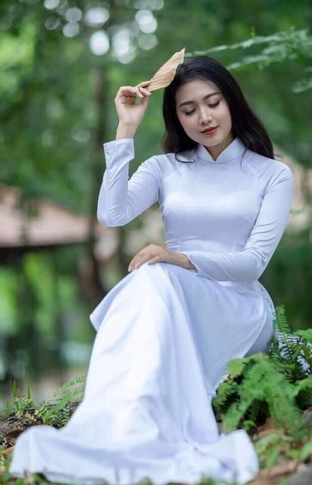 Áo dài trắng nữ sinh may sẵn kèm quần