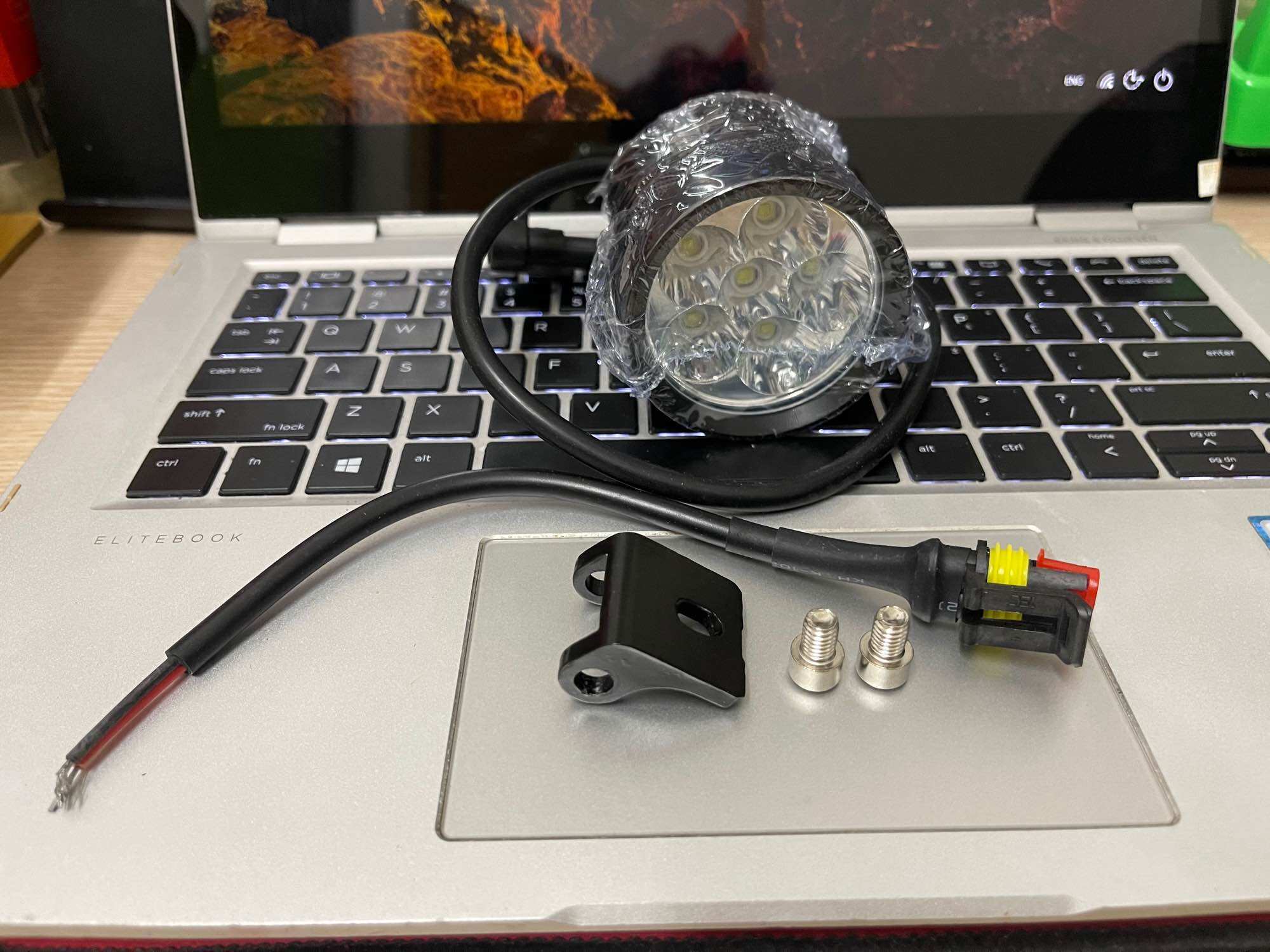 Đèn led trợ sáng L6X siêu sáng full phụ kiện