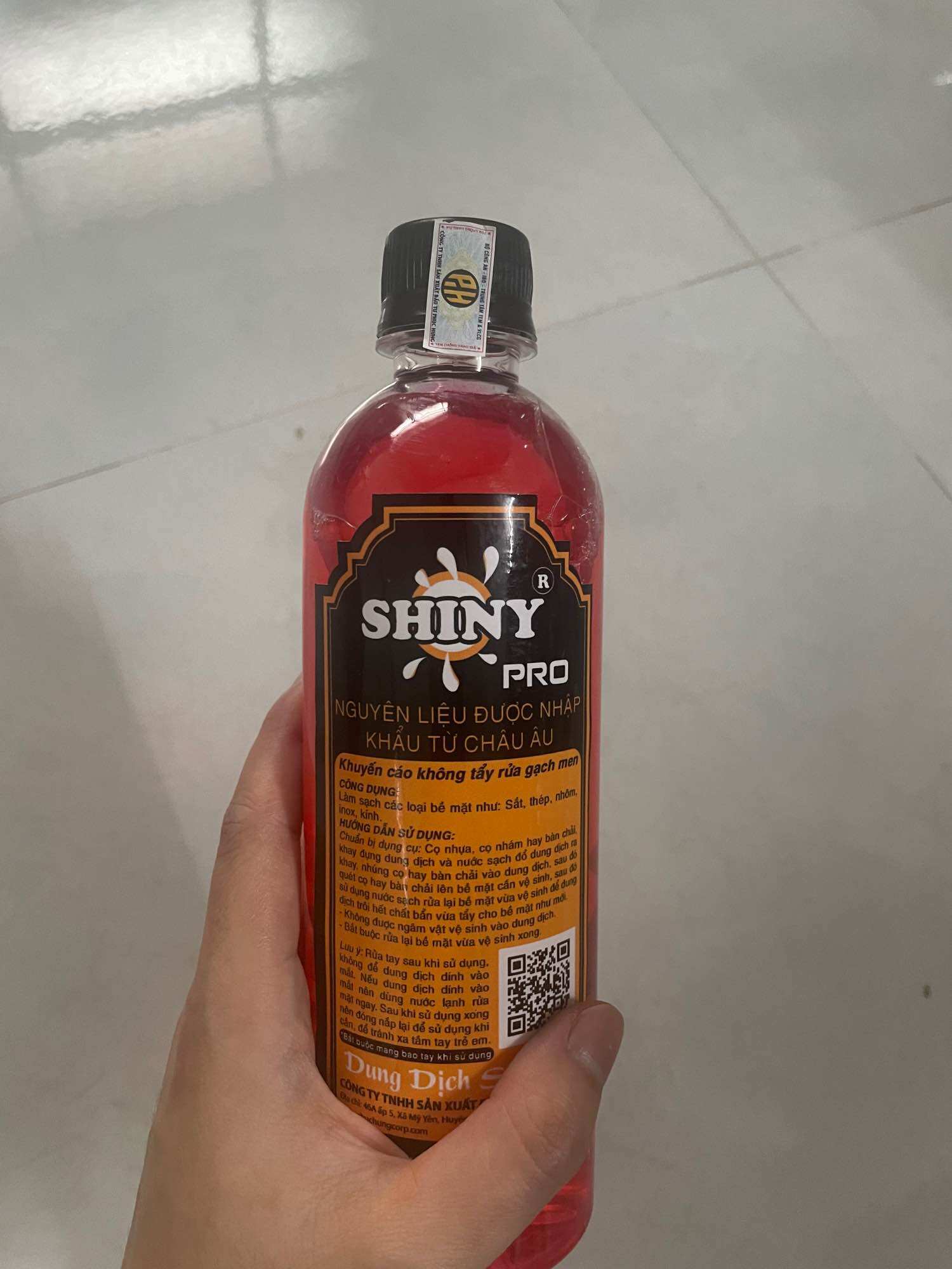 Shiny + bàn chải vệ sinh lóc máy ố vàng
