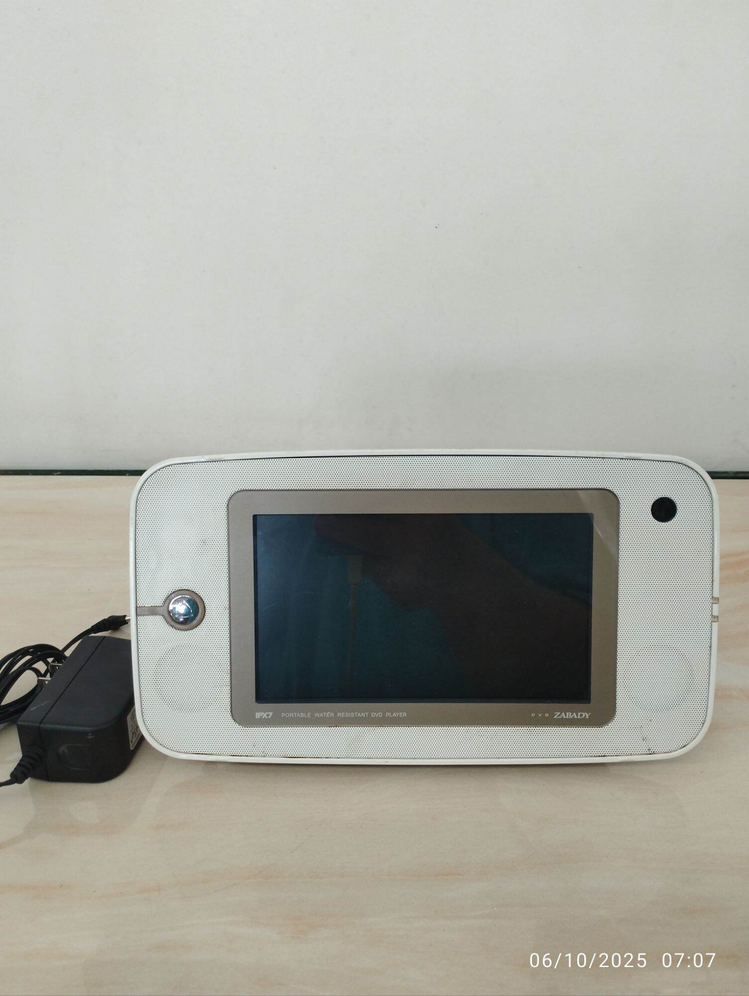 Máy xem đĩa DVD video di động TWINBIRD VD-J716, hàng si Nhật