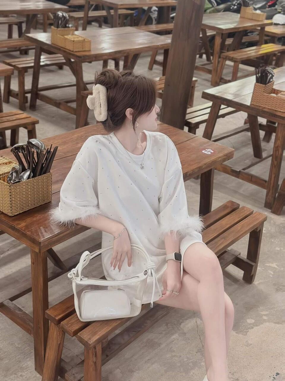 Đầm suông đính đá tay lông (kèm ảnh thật shop chụp)