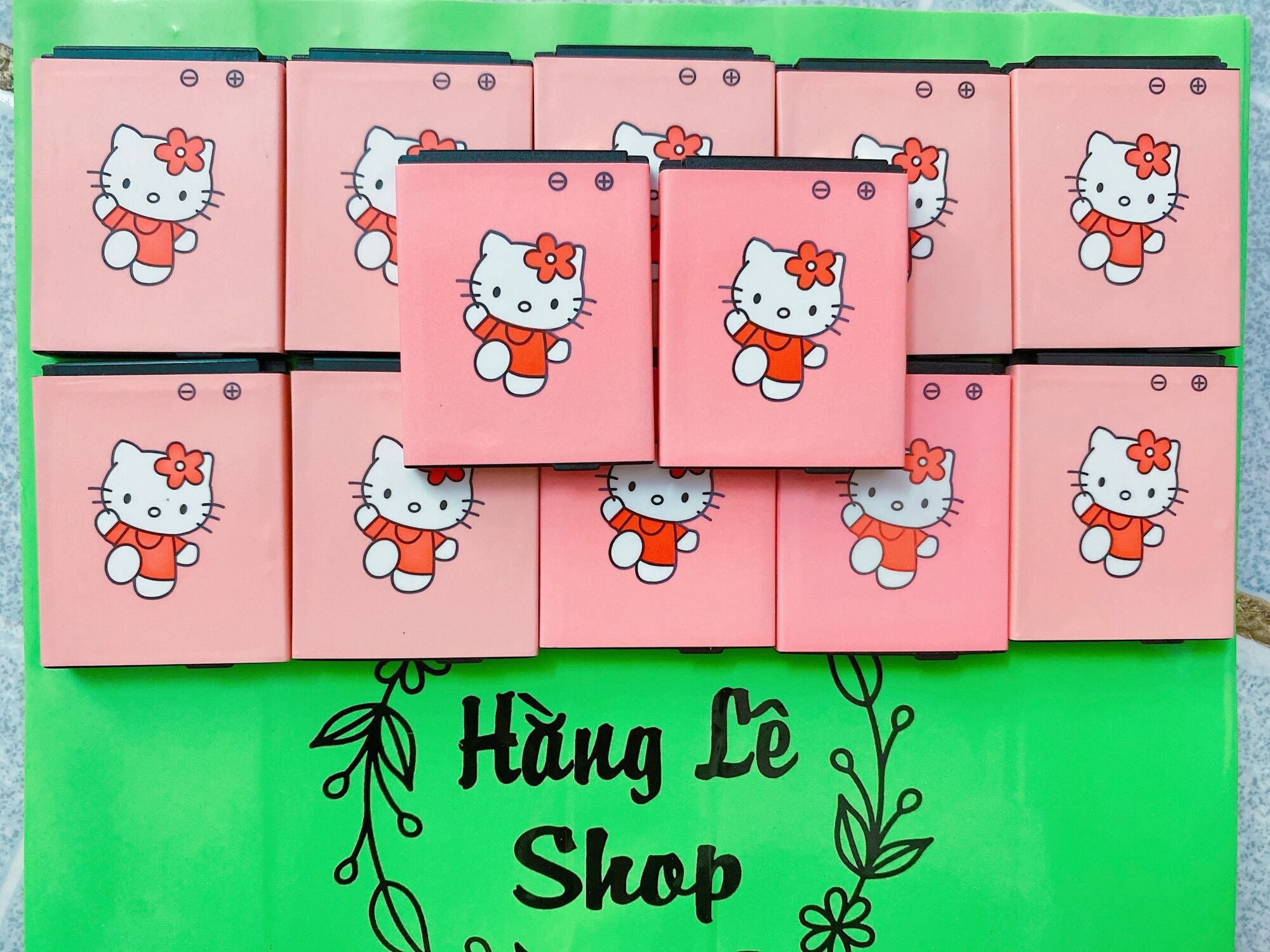 Pin điện thoại hello kitty