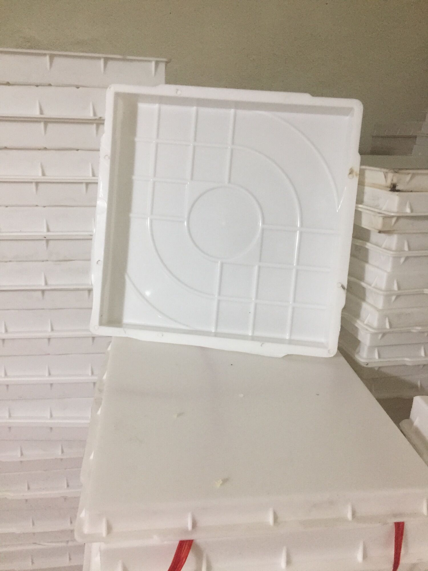 Khuôn mắt nai kt 40/40/dày5cm