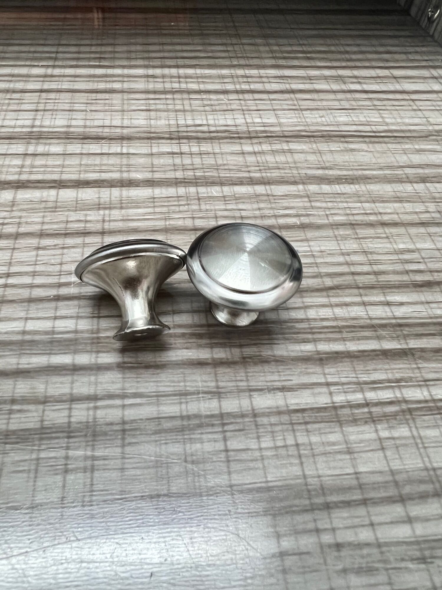 Núm tay nắm tủ inox bản rộng 3cm