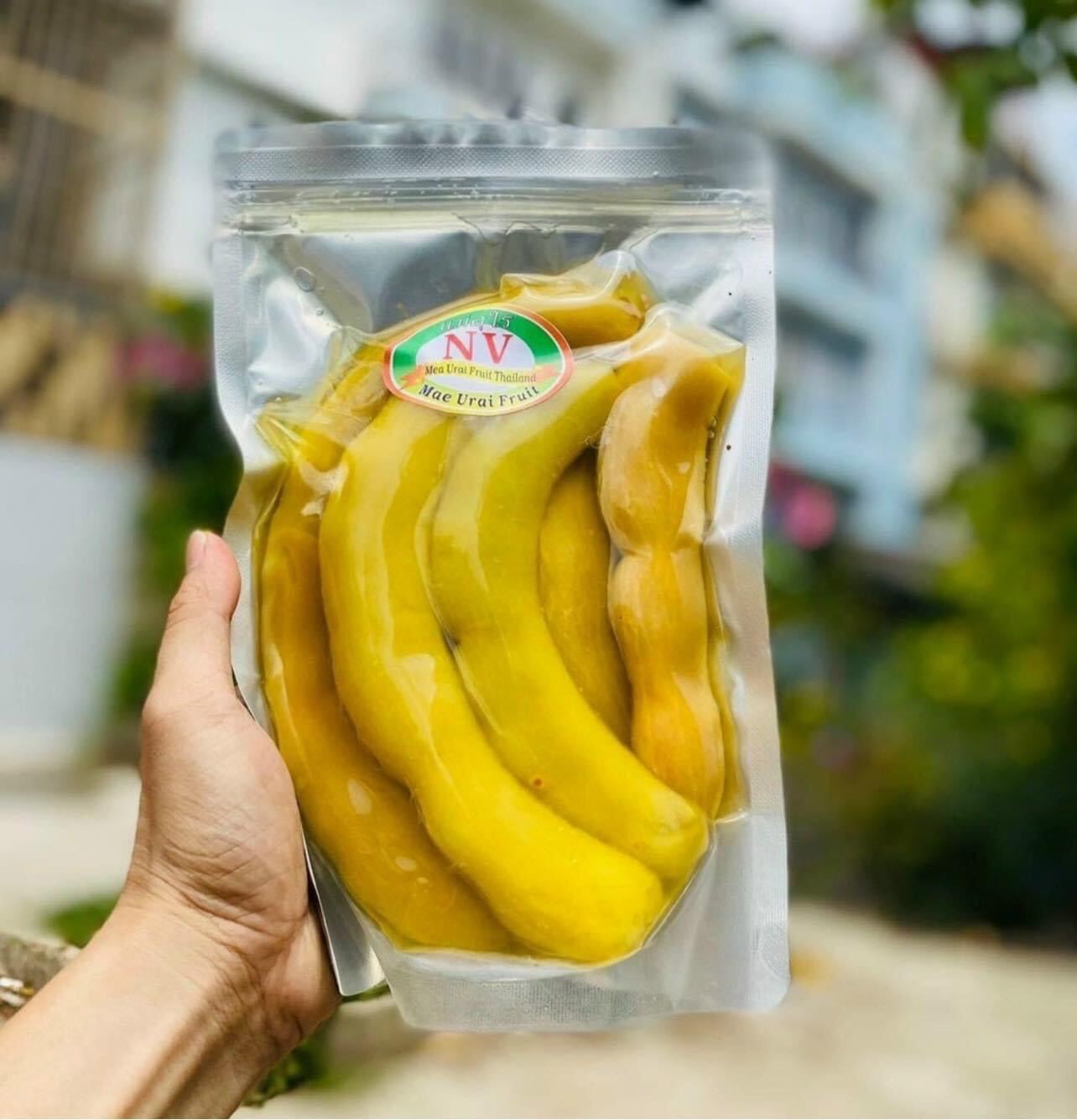 Me thái ngâm chua ngọt 700g kèm muối ớt
