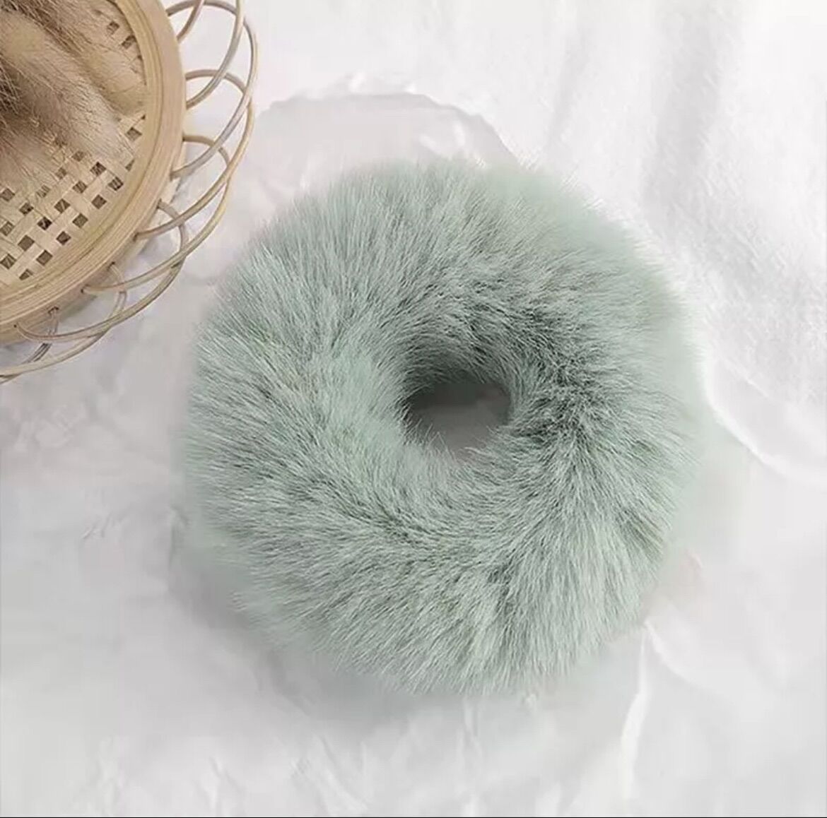 Dây cột tóc lông xù hot trend