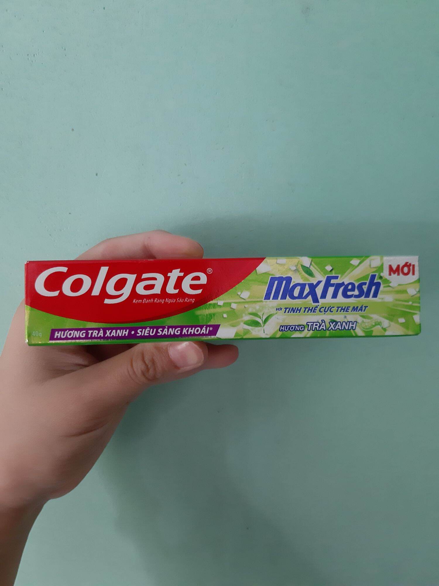 Kem đánh răng Colgate Maxfresh hương trà xanh 40g