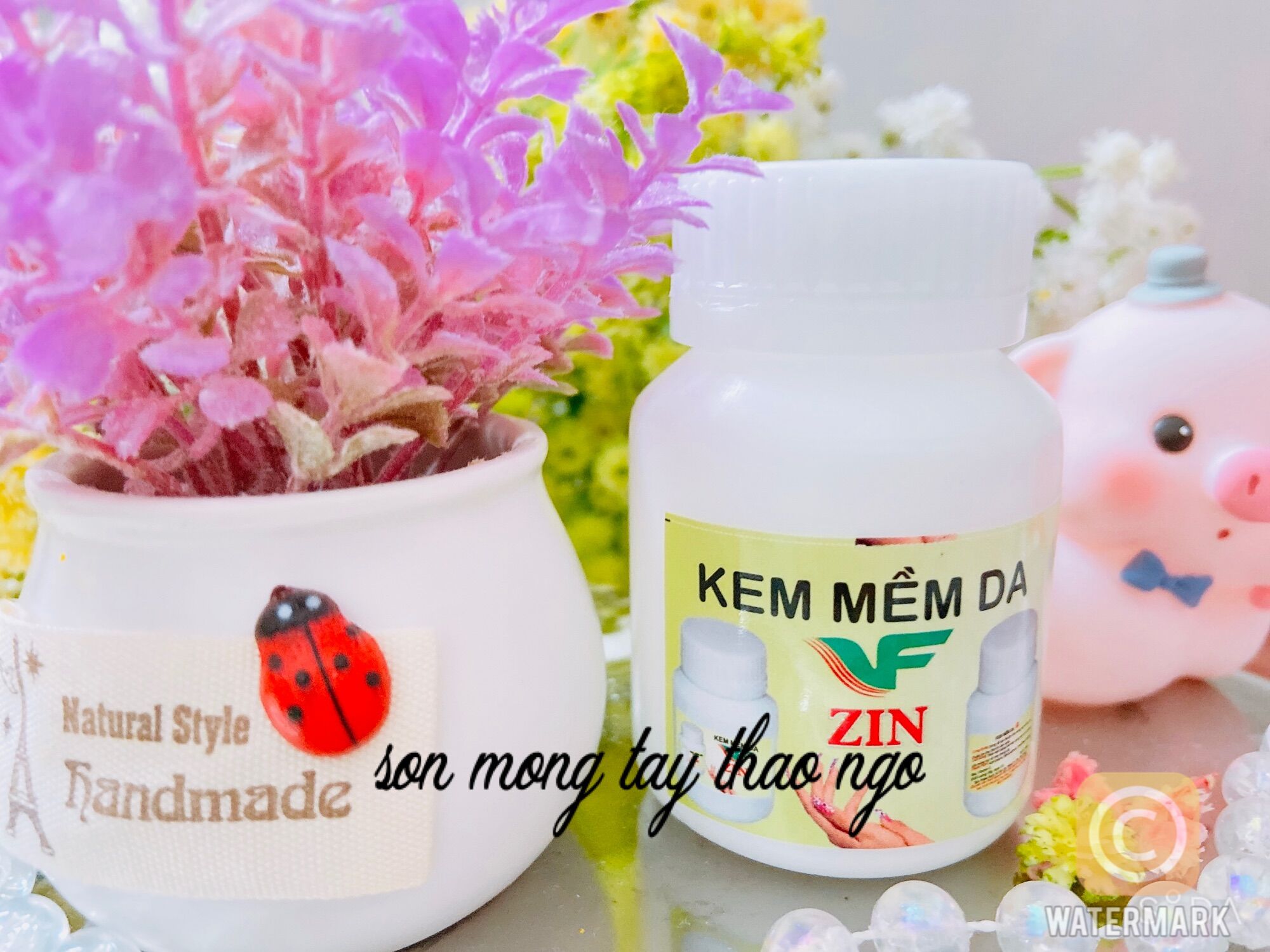 Com bo hũ Kem làm mềm da mềm móng