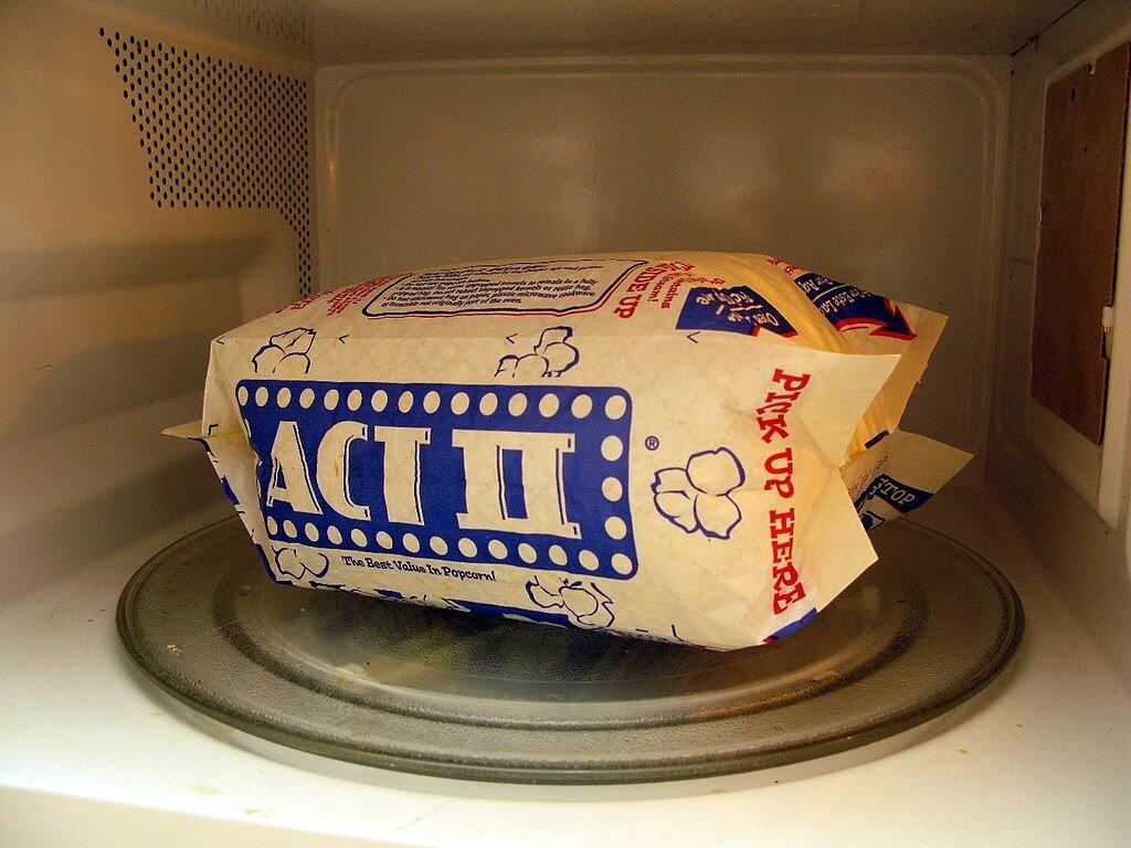 Bắp nổ lò vi sóng ACT II - Kettle Corn 3 gói 78g/ hộp 234g - Popcorn