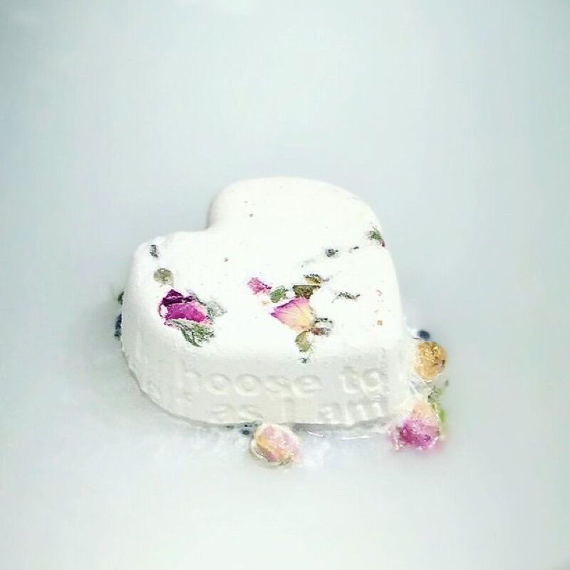 Bom tắm LUSH - Tisty Tosty bath bomb