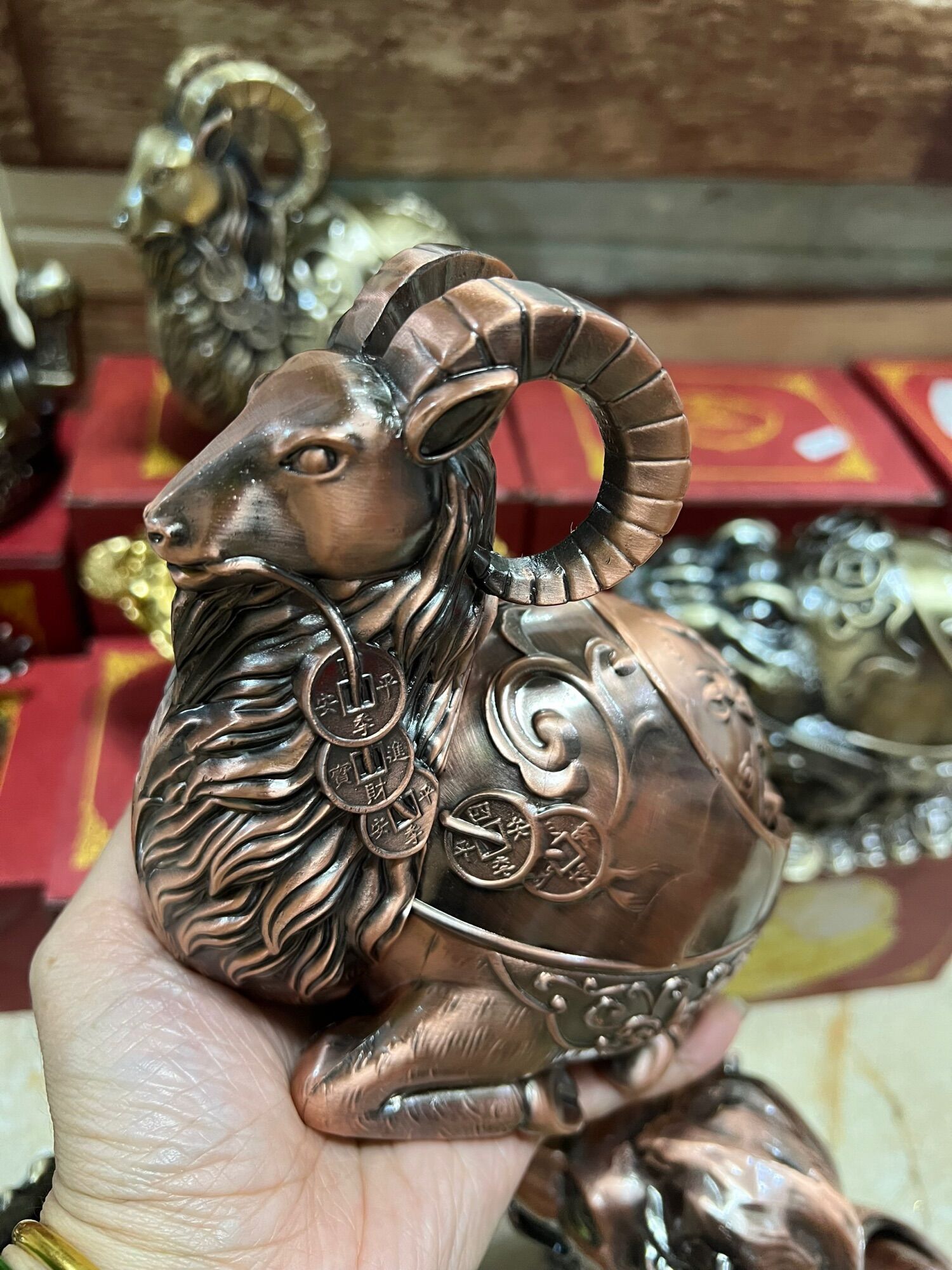 Gạt tàn phong thủy con dê 🐐 đồng tiền