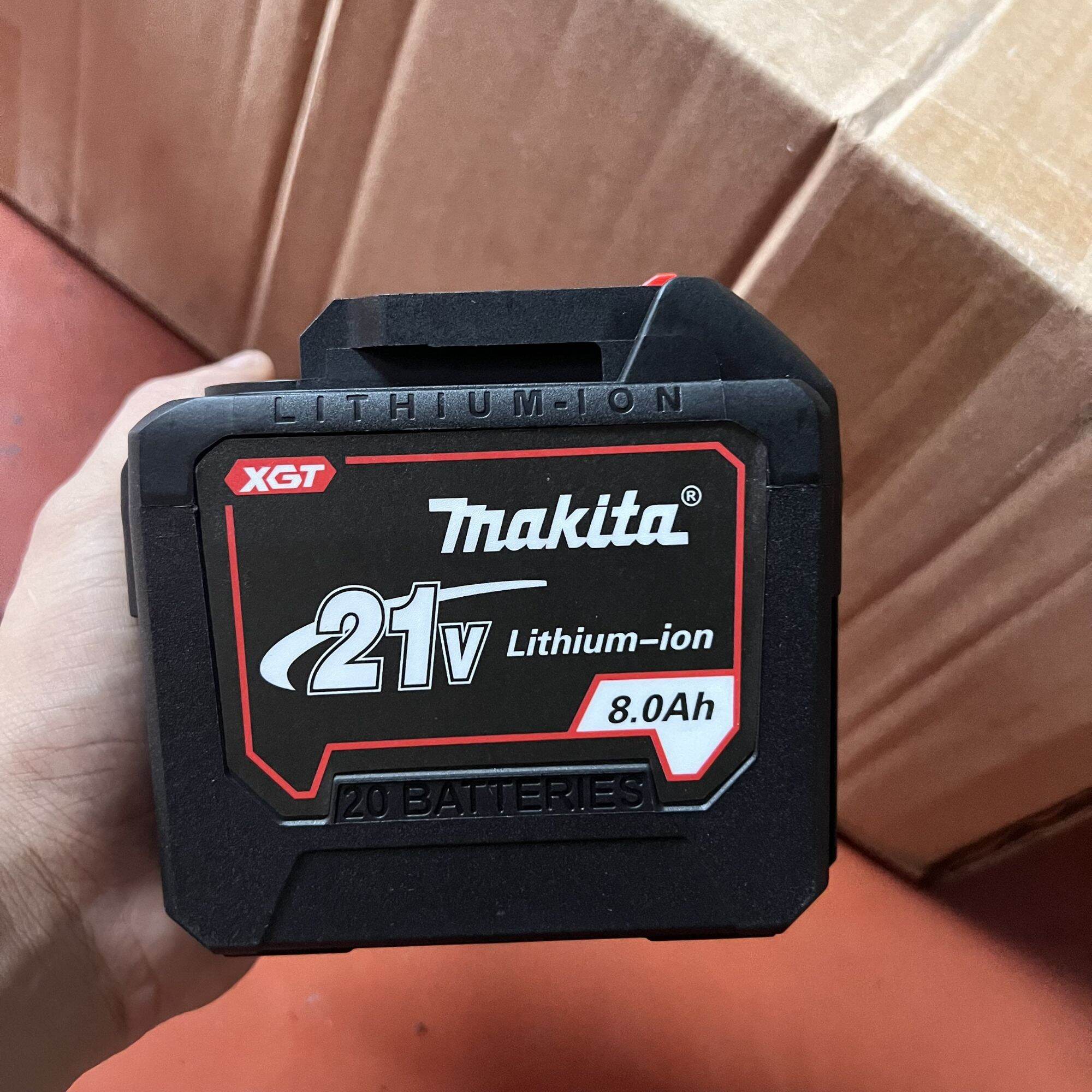 Pin đóng makita 20 cell 5s4p 18v - 21v ,có đèn led báo pin.