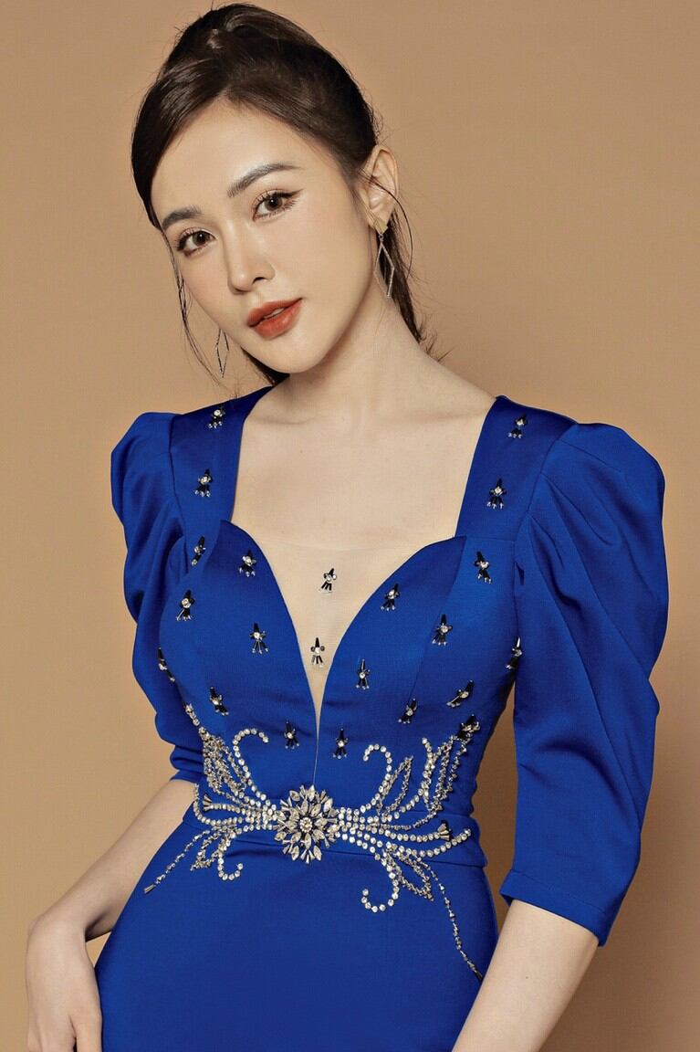 Đầm dạ hội tay phồng kết đá pha Lê bản eo