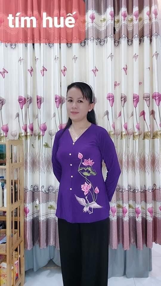 Áo Thêu Hoa sen hồng hạt ( chưa kèm Quần)